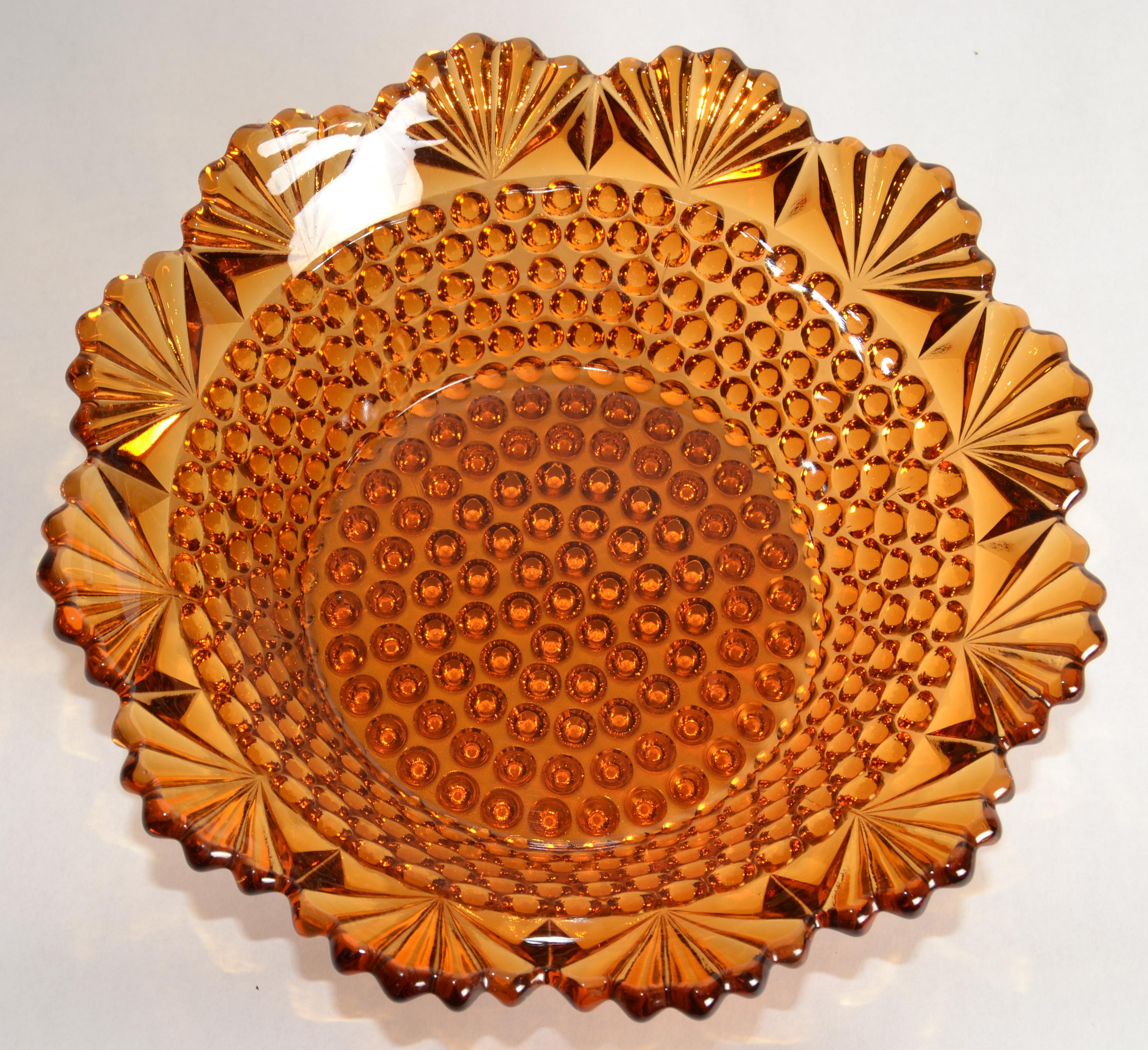 1977 Hobnail Ciotola in vetro ambrato stile Fenton di Imperial Glass Mid-Century Modern in vendita 3