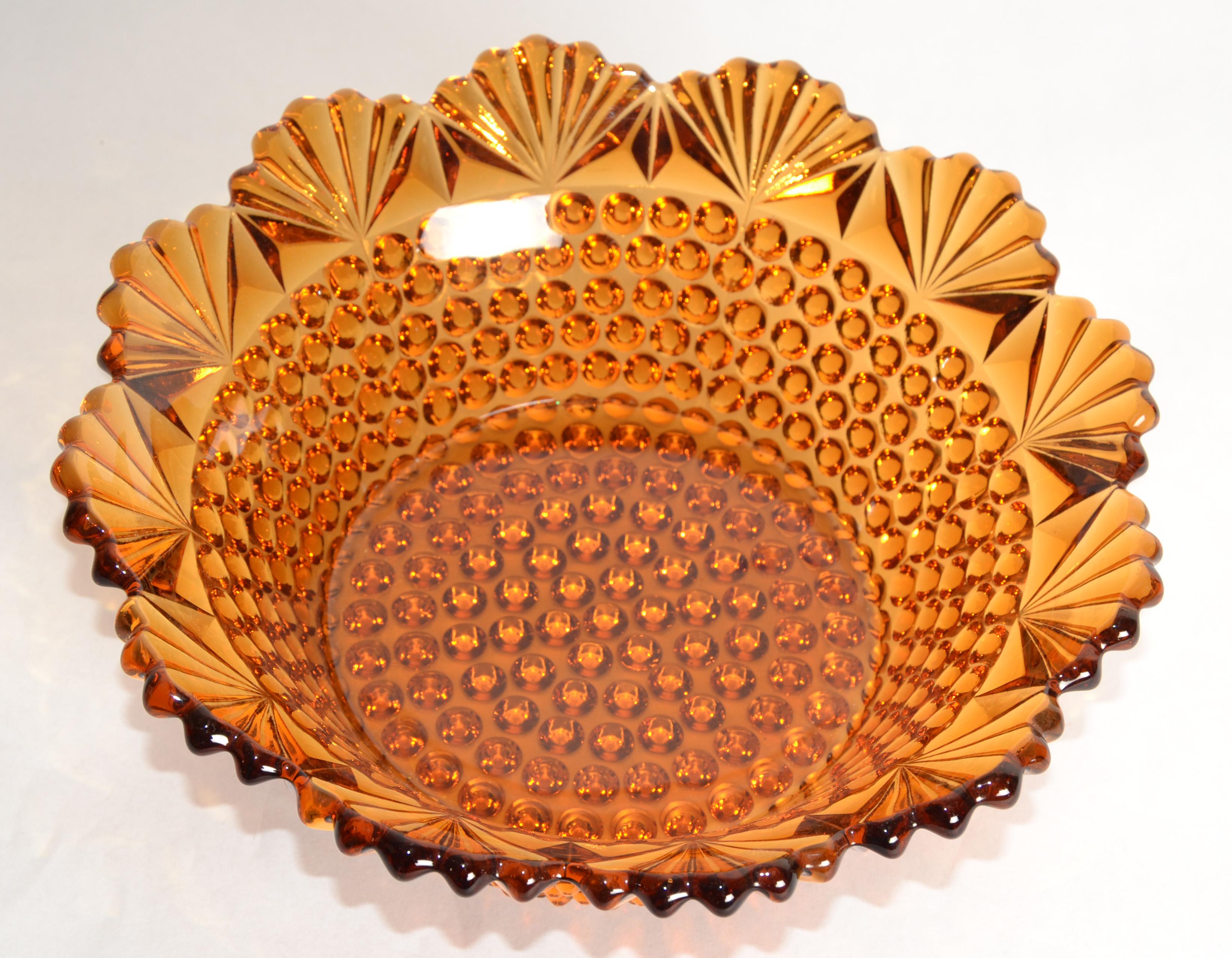 1977 Hobnail Ciotola in vetro ambrato stile Fenton di Imperial Glass Mid-Century Modern in vendita 4