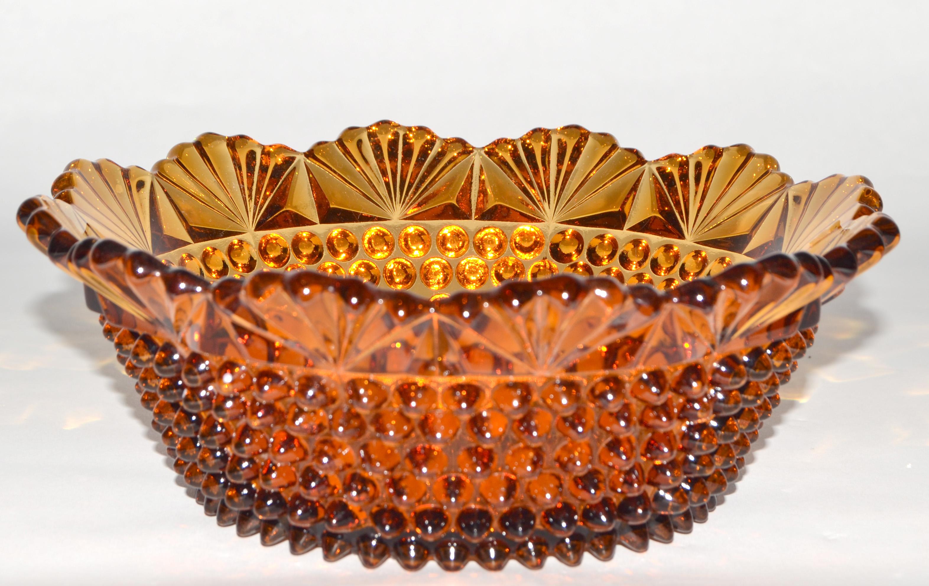 Americano 1977 Hobnail Ciotola in vetro ambrato stile Fenton di Imperial Glass Mid-Century Modern in vendita
