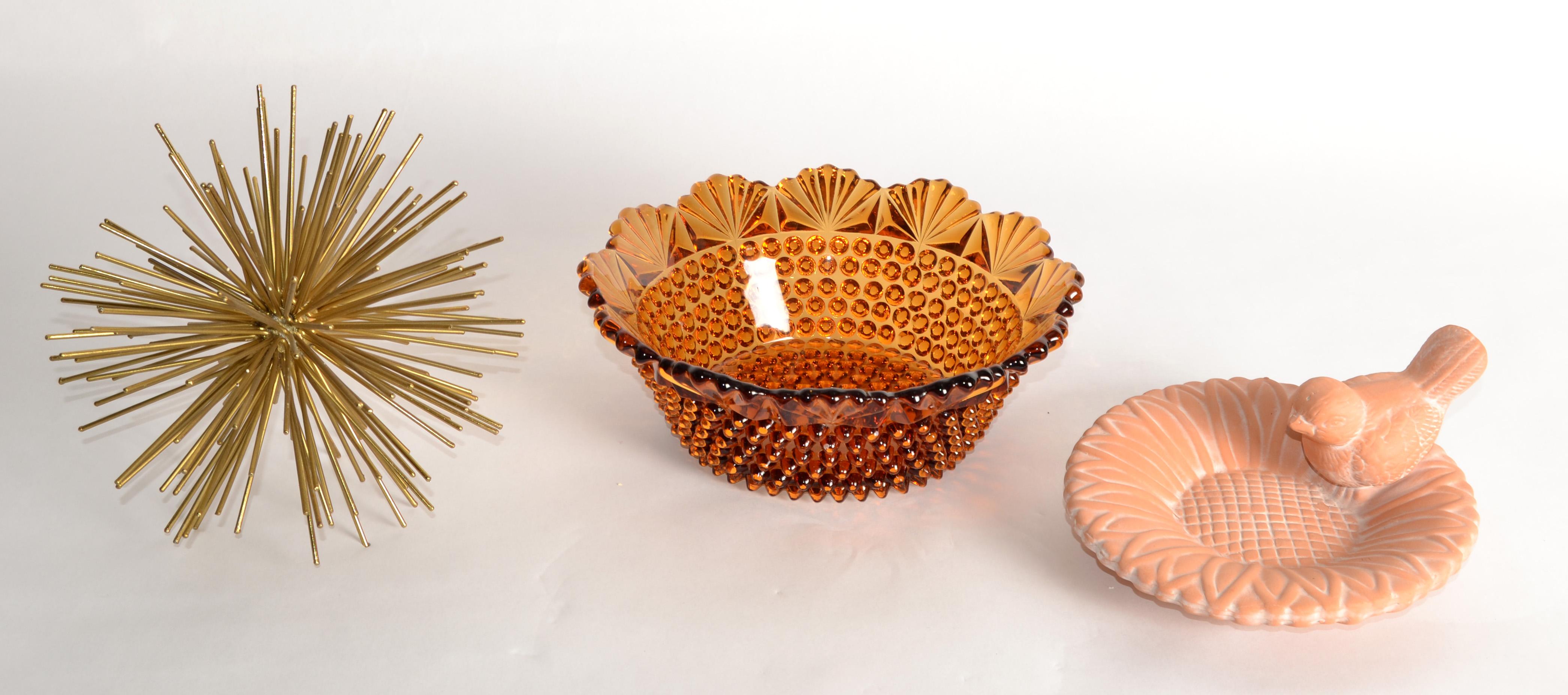 Fatto a mano 1977 Hobnail Ciotola in vetro ambrato stile Fenton di Imperial Glass Mid-Century Modern in vendita