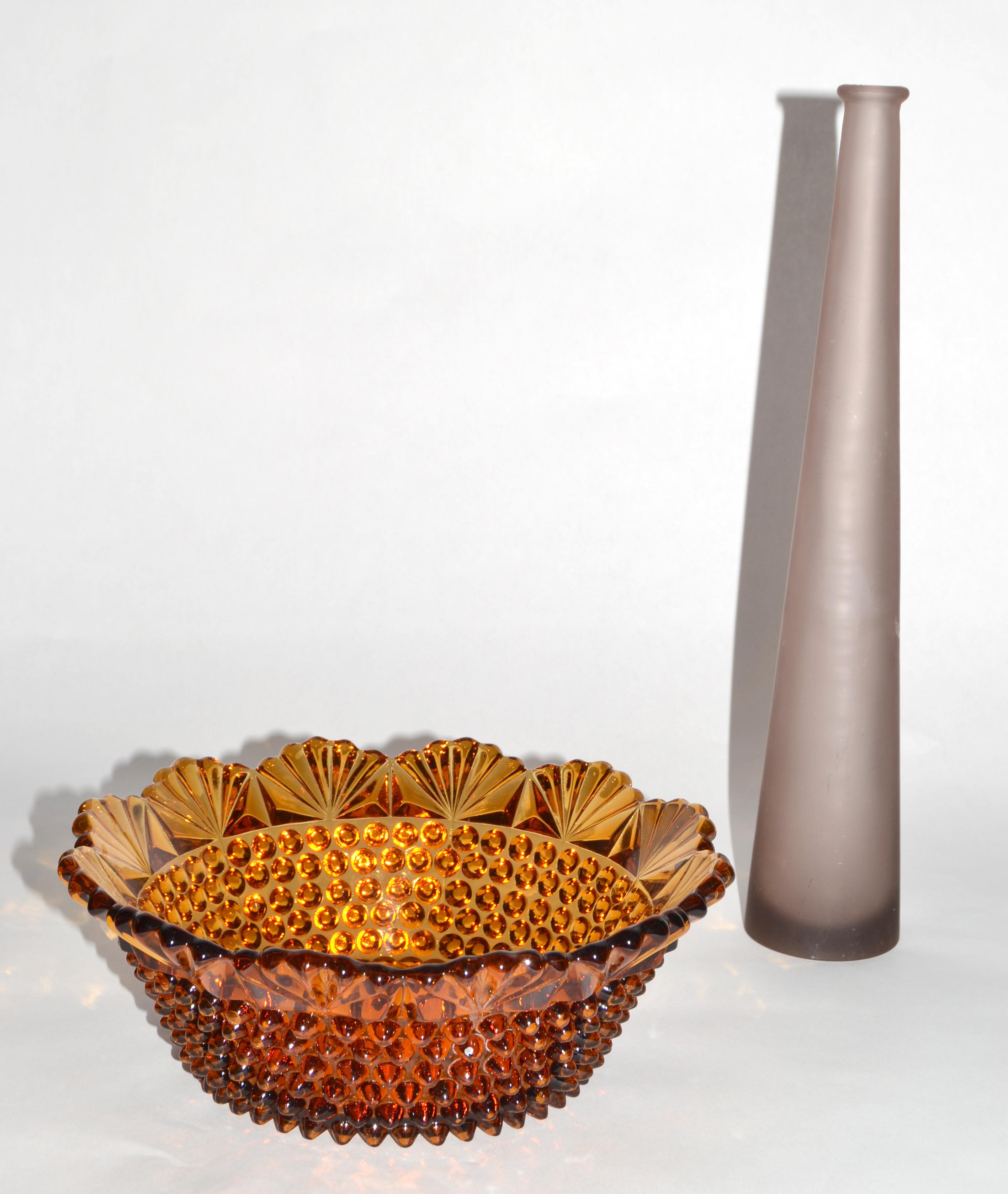1977 Hobnail Ciotola in vetro ambrato stile Fenton di Imperial Glass Mid-Century Modern in vendita 1