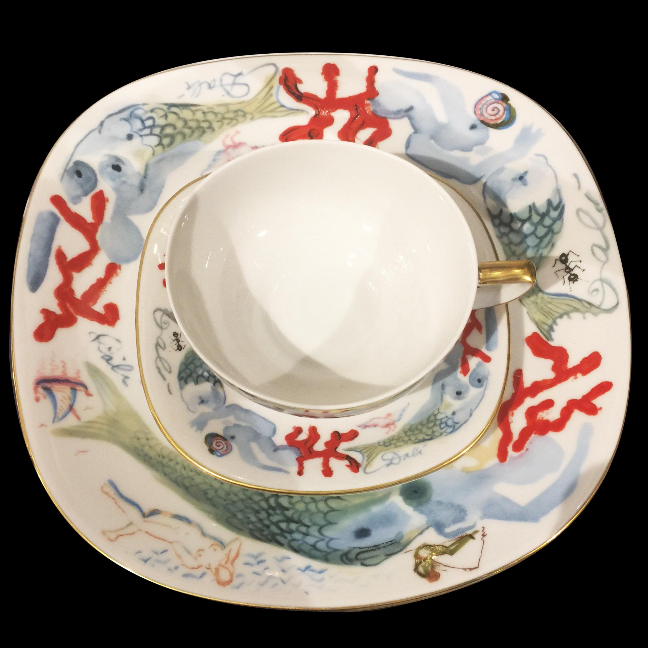 Late 20th Century Salvador Dali Service Porcelain over 100 pieces limited edition 1977