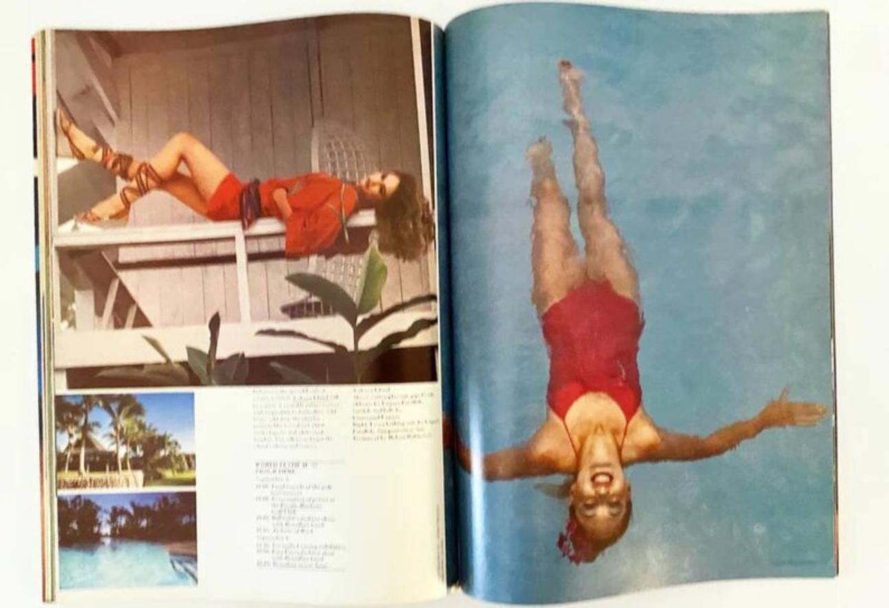 1977 VOGUE- Cover by Barry Lategan at Golden Bay In Good Condition For Sale In London, GB