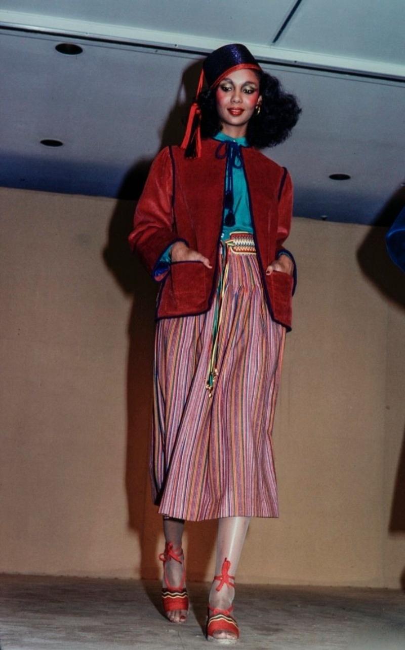 1977 YVES SAINT LAURENT blue corduroy peasant RUNWAY jacket with red trim For Sale 4