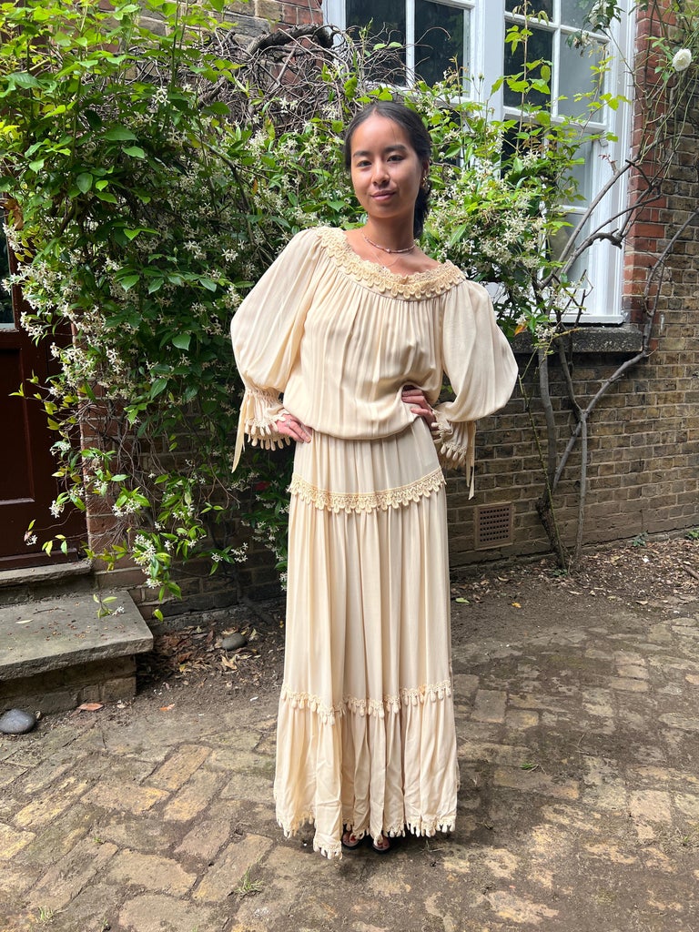 1977 Yves Saint Laurent Haute Couture Ivory Silk Crepe Dress For Sale at  1stDibs
