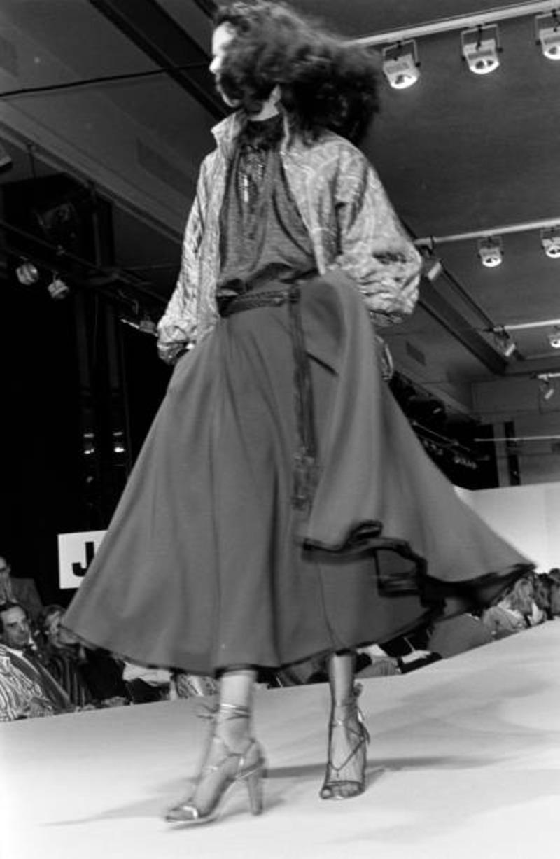 1978 YVES SAINT LAURENT paisley printed quilted silk RUNWAY jacket 7