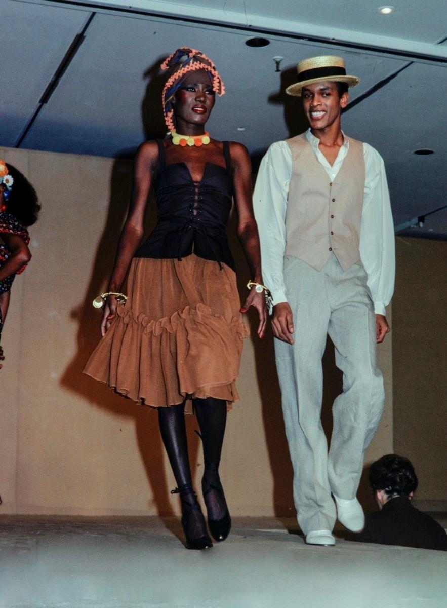 1977 YVES SAINT LAURENT tan lace up RUNWAY peasant bustier 6