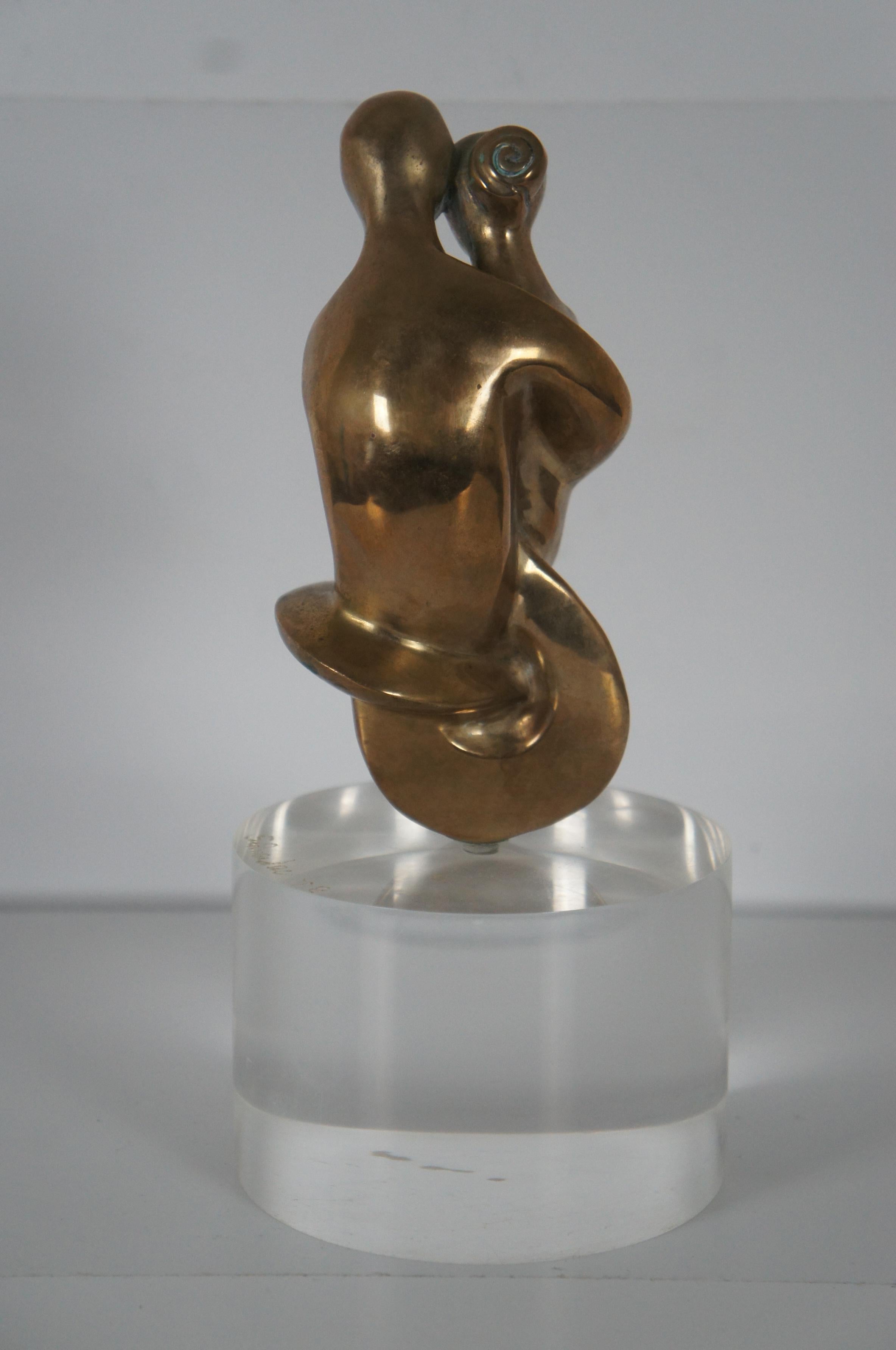1978 Arthur Schneider Brass & Lucite Embracing Couple Sculpture Figurine In Good Condition In Dayton, OH