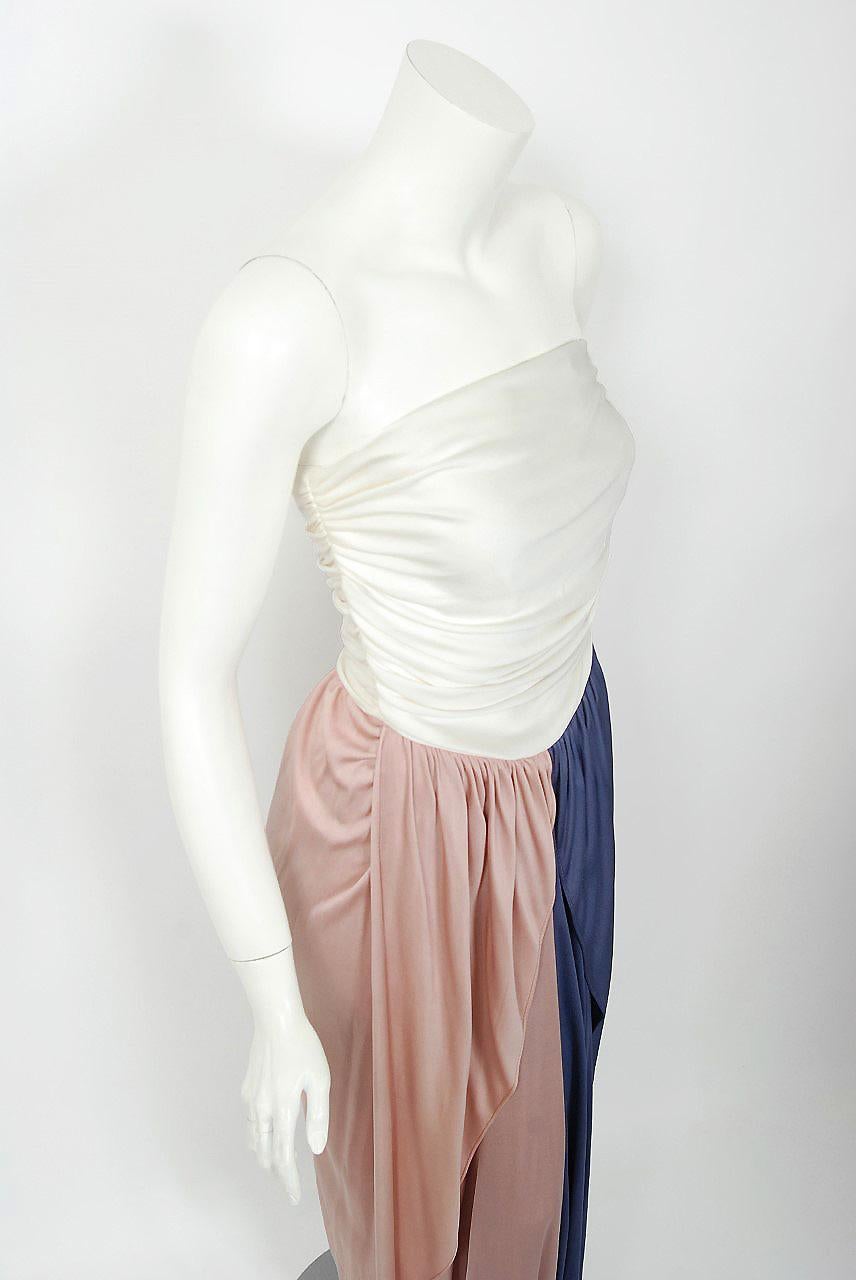 Vintage 1970's Bill Blass Ivory Blush Blue Jersey Strapless Draped Disco Dress (Weiß)