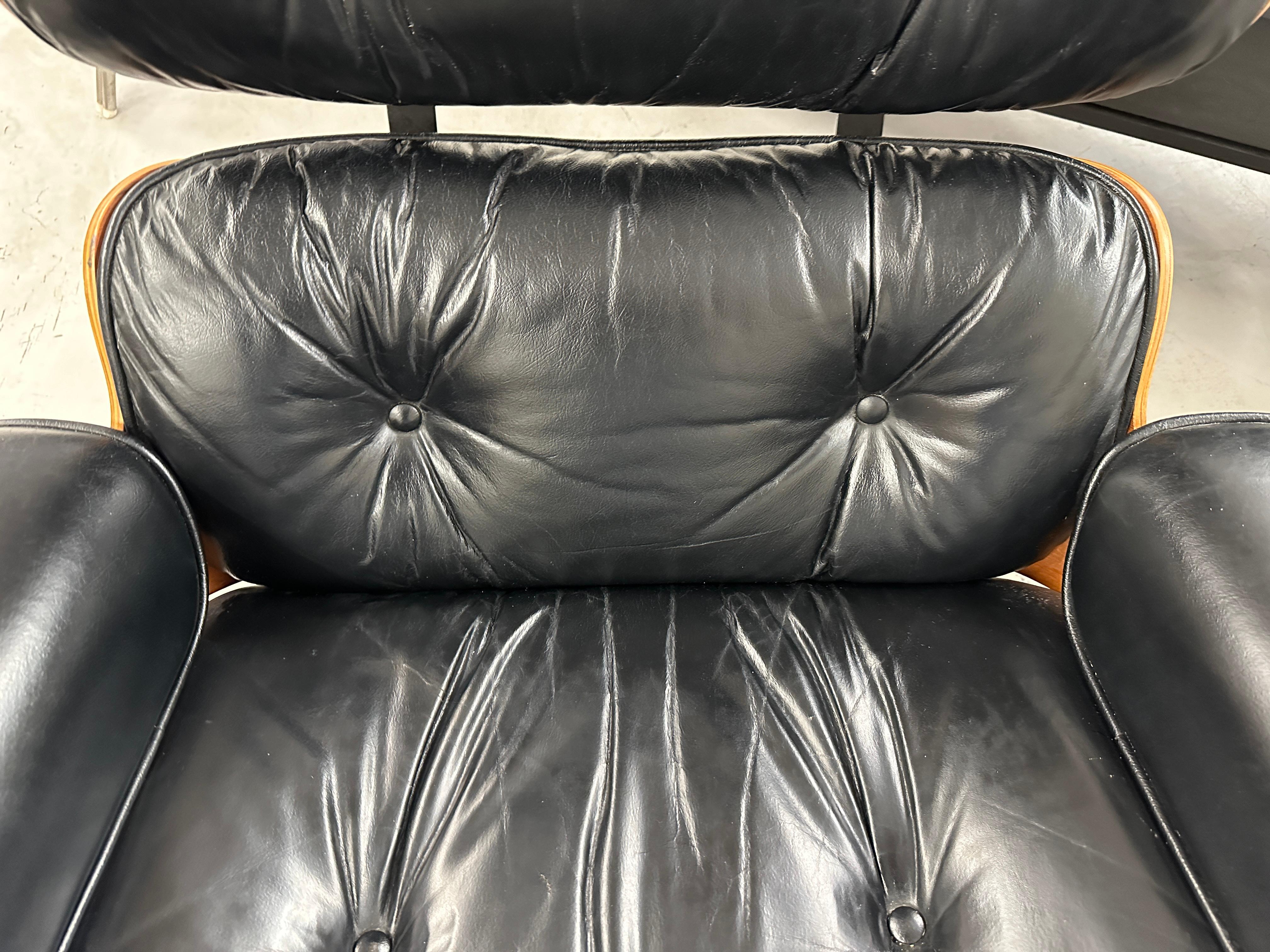 1978 Herman Miller Eames Lounge Chair and Ottoman  In Good Condition In Palm Springs, CA