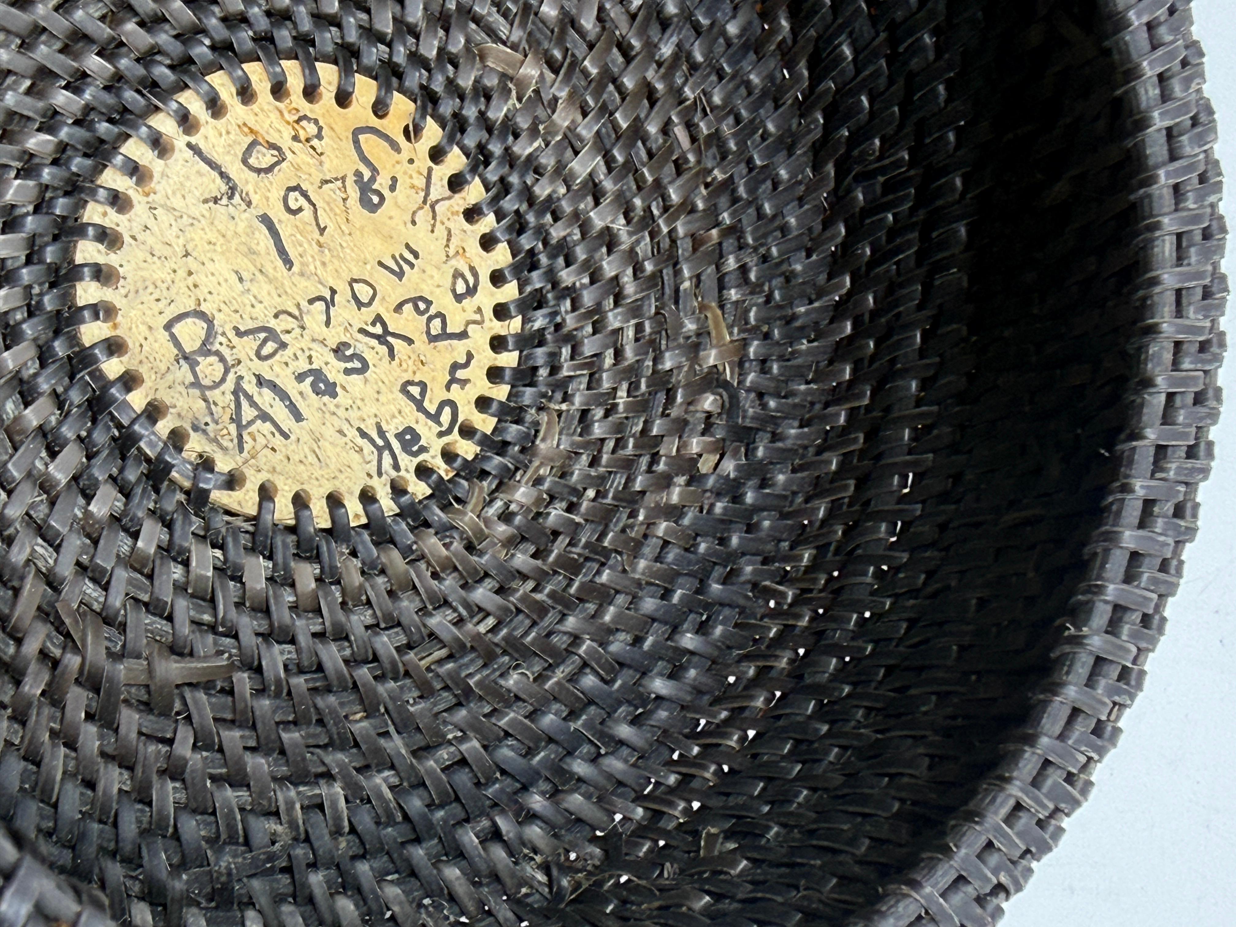 1978 Inuit Joe Sikvayugak Baleen and Carved Bone Basket For Sale 9