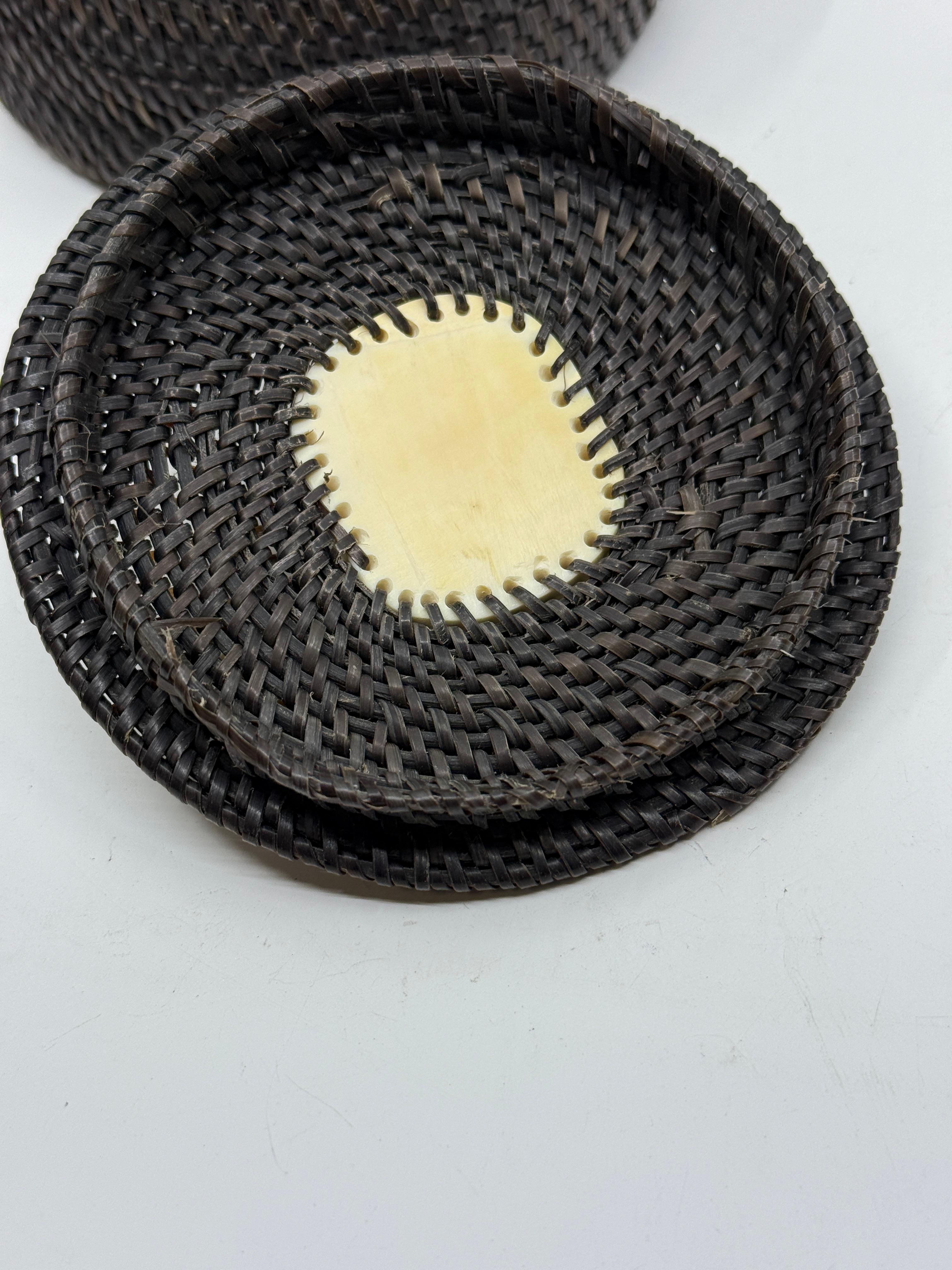 1978 Inuit Joe Sikvayugak Baleen and Carved Bone Basket For Sale 10