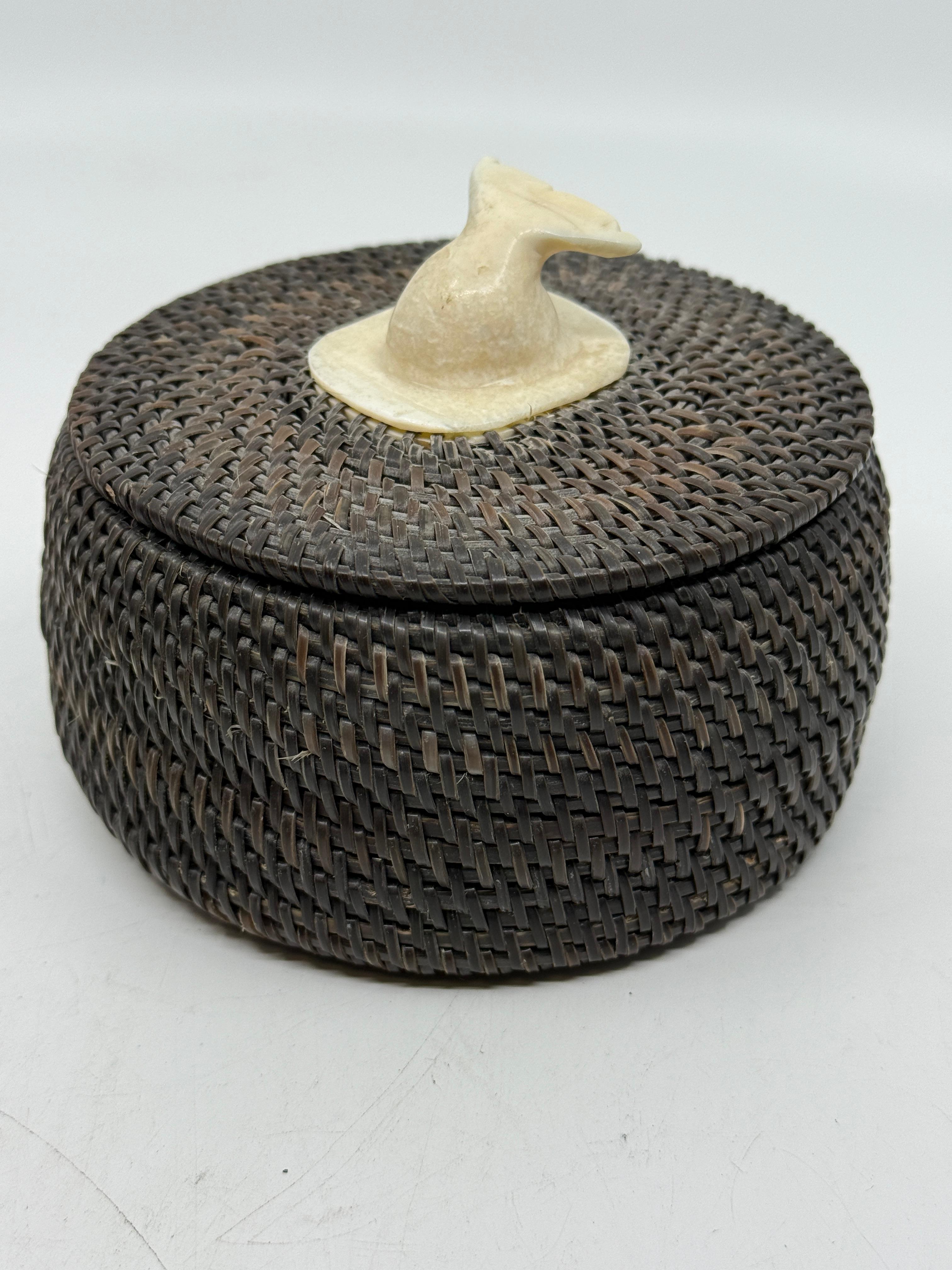 A wonderful hand made basket by the Inuit master Joe Sikvayugak of Barrow Alaska. It is signed and dated on the interior 1978.  It is crafted of Baleen and Bone.
It is in good condition with minor losses. 