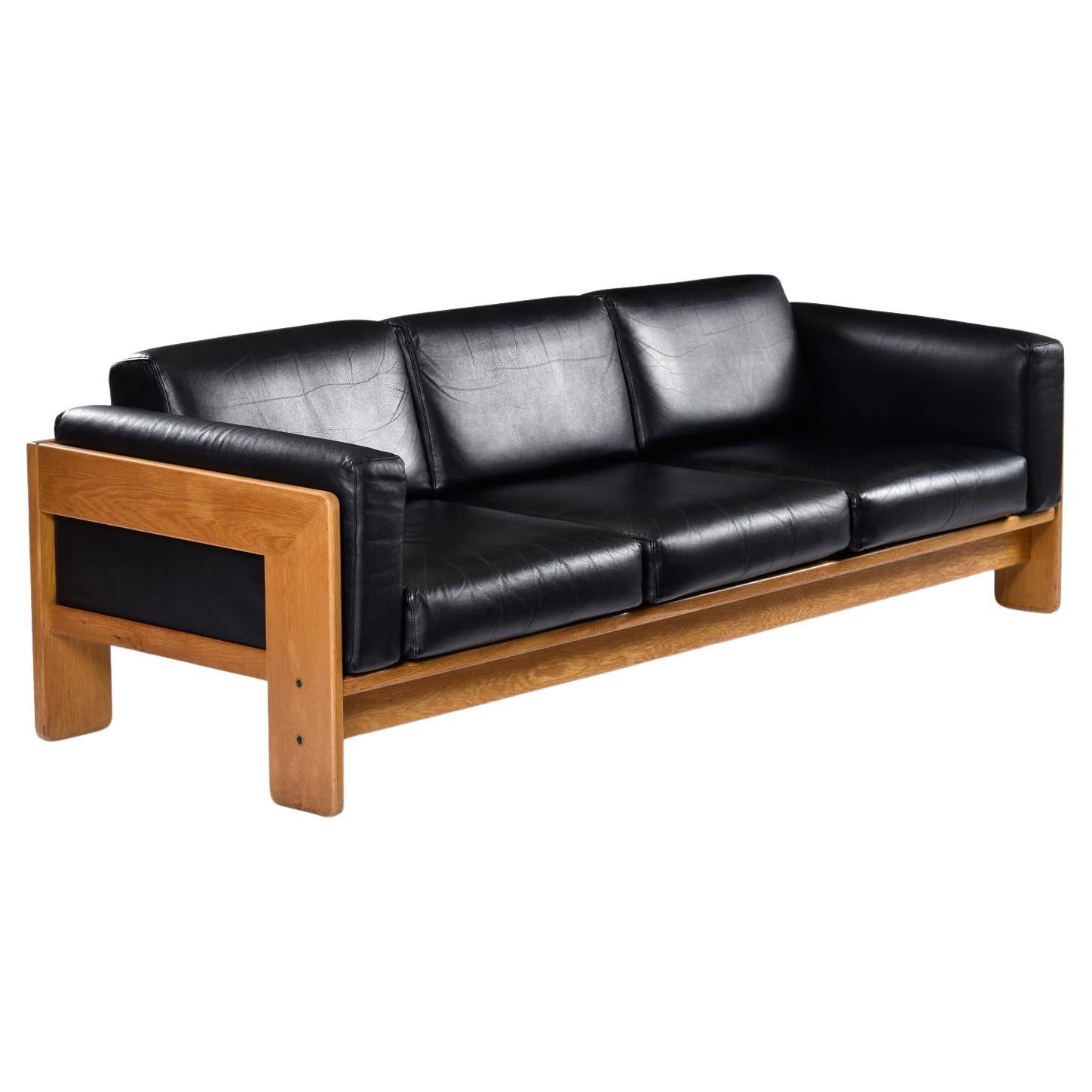 1978 Knoll International Bastiano Eichenholz Sofa aus schwarzem Leder