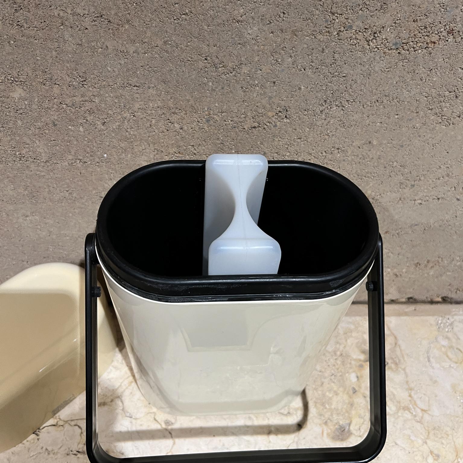 1978 MoMA BYOB Wein Caddy Carrier Kühler Richard Carlson Décor im Angebot 1