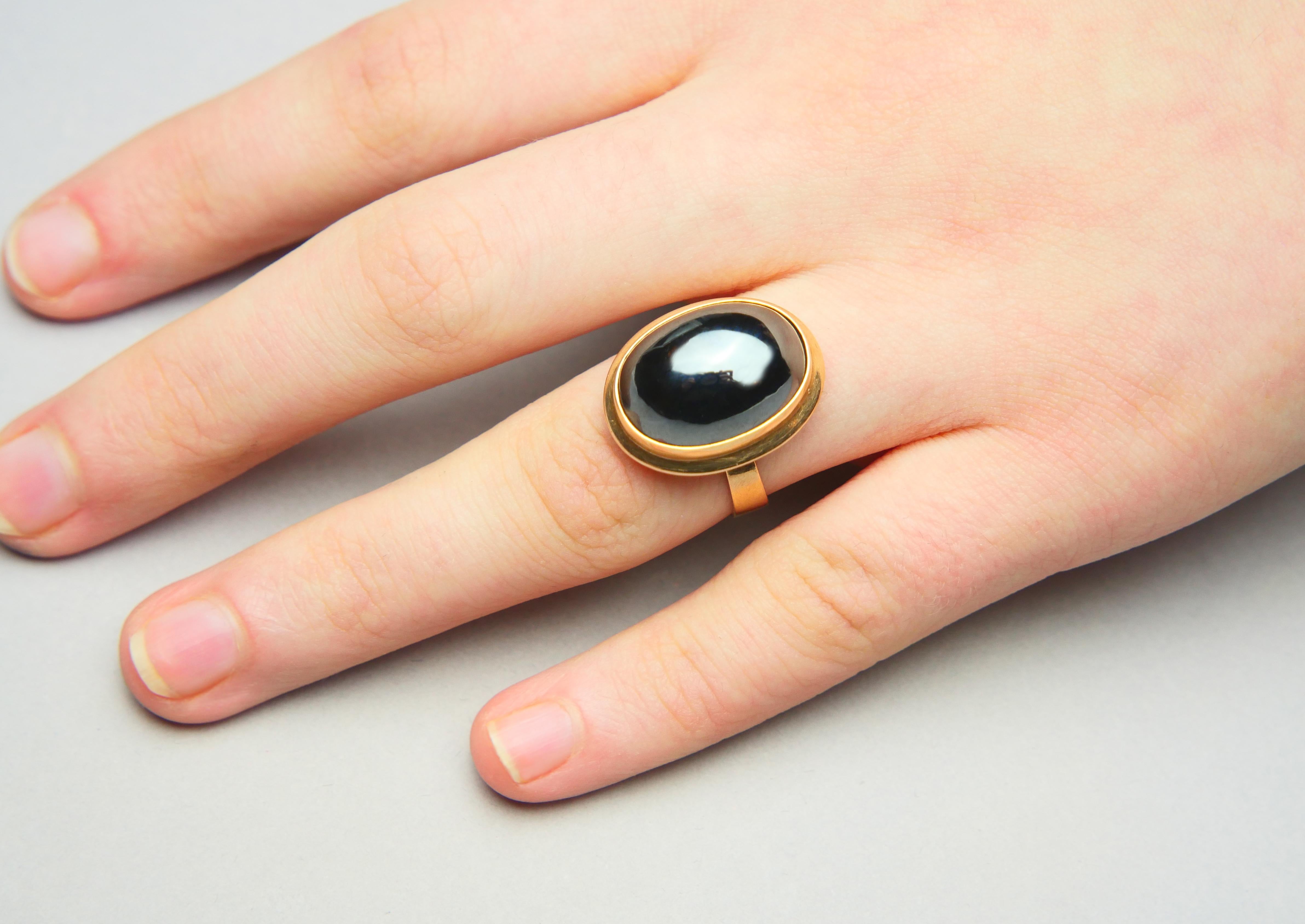 1978 Ring natürlicher Hämatit massiv 14K Gold Ø6.75 US / 7.42 gr (Cabochon) im Angebot