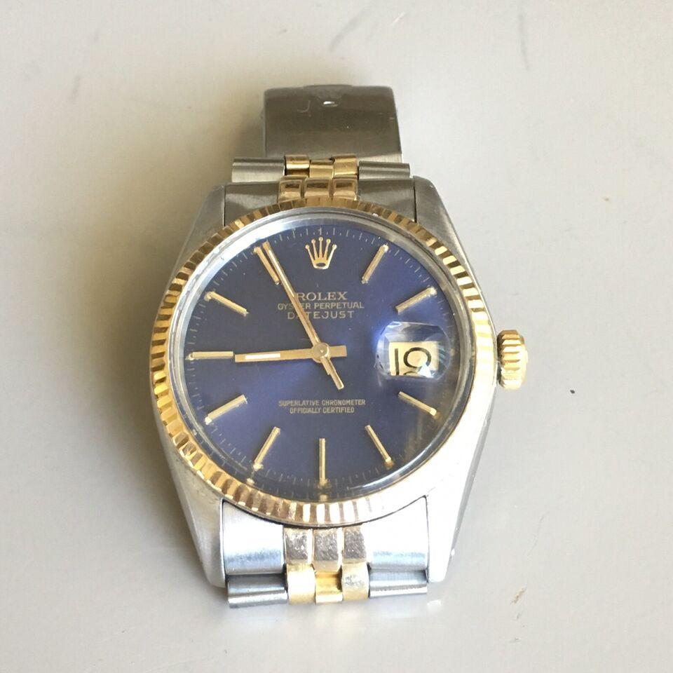 8 inch 23 links two tone 14K Gold & Steel bracelet

Factory Blue Dial

14K gold Bezel

Working condition

Manufacturing date of 1978