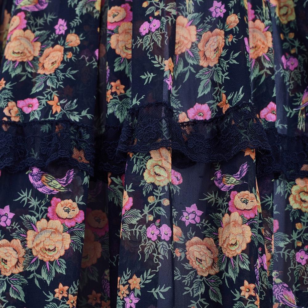 1978 Pasarela Documentada Maxi Vestido Floral de Seda Negra de Valentino en Excelente estado para la venta en London, GB