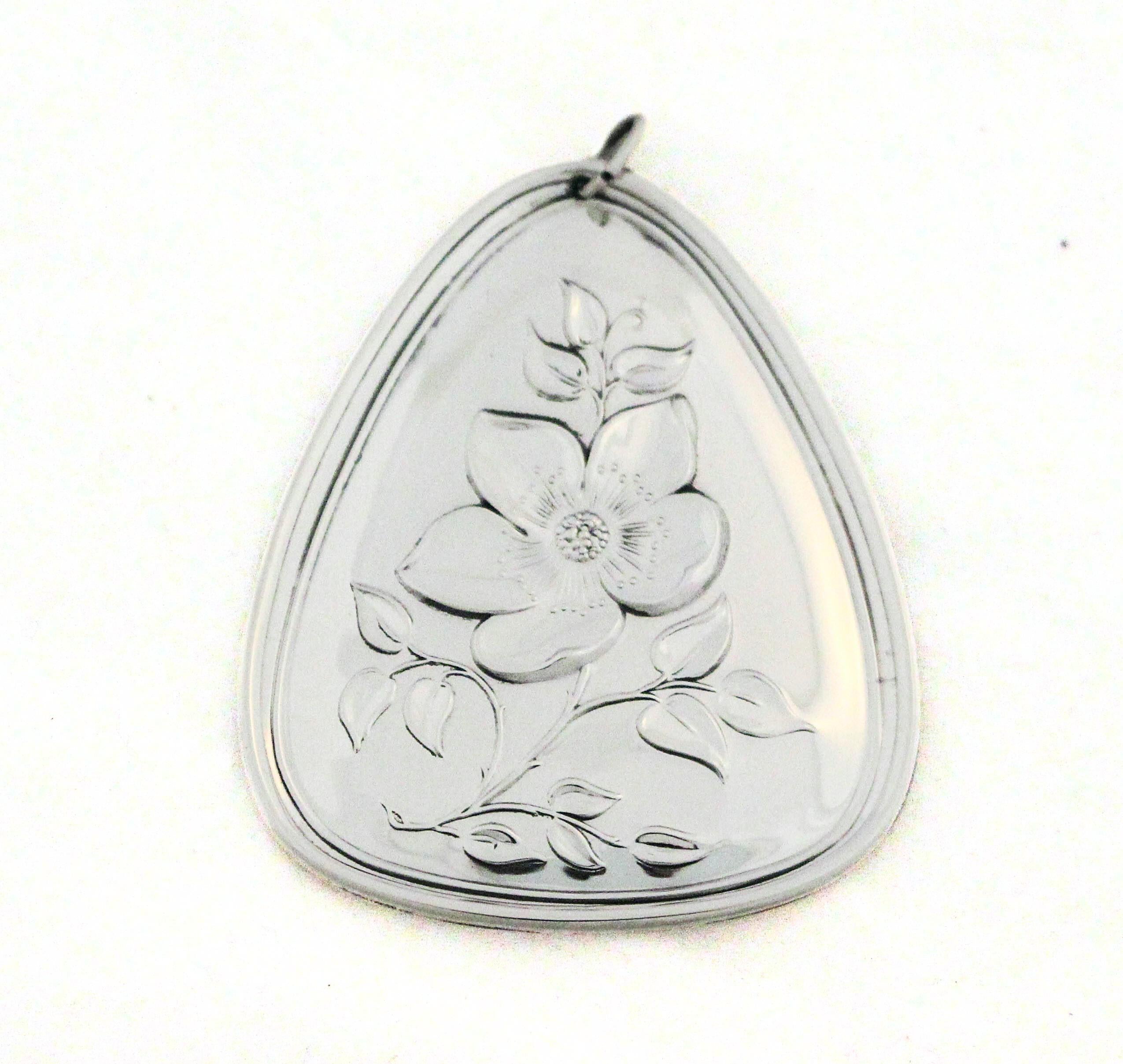 This elegant 1978 sterling silver ornament by Towle Silversmiths is part of the company’s beloved Twelve Days of Christmas series—one of the most collectible and artistically refined sterling ornament collections ever produced. The 1978 edition,