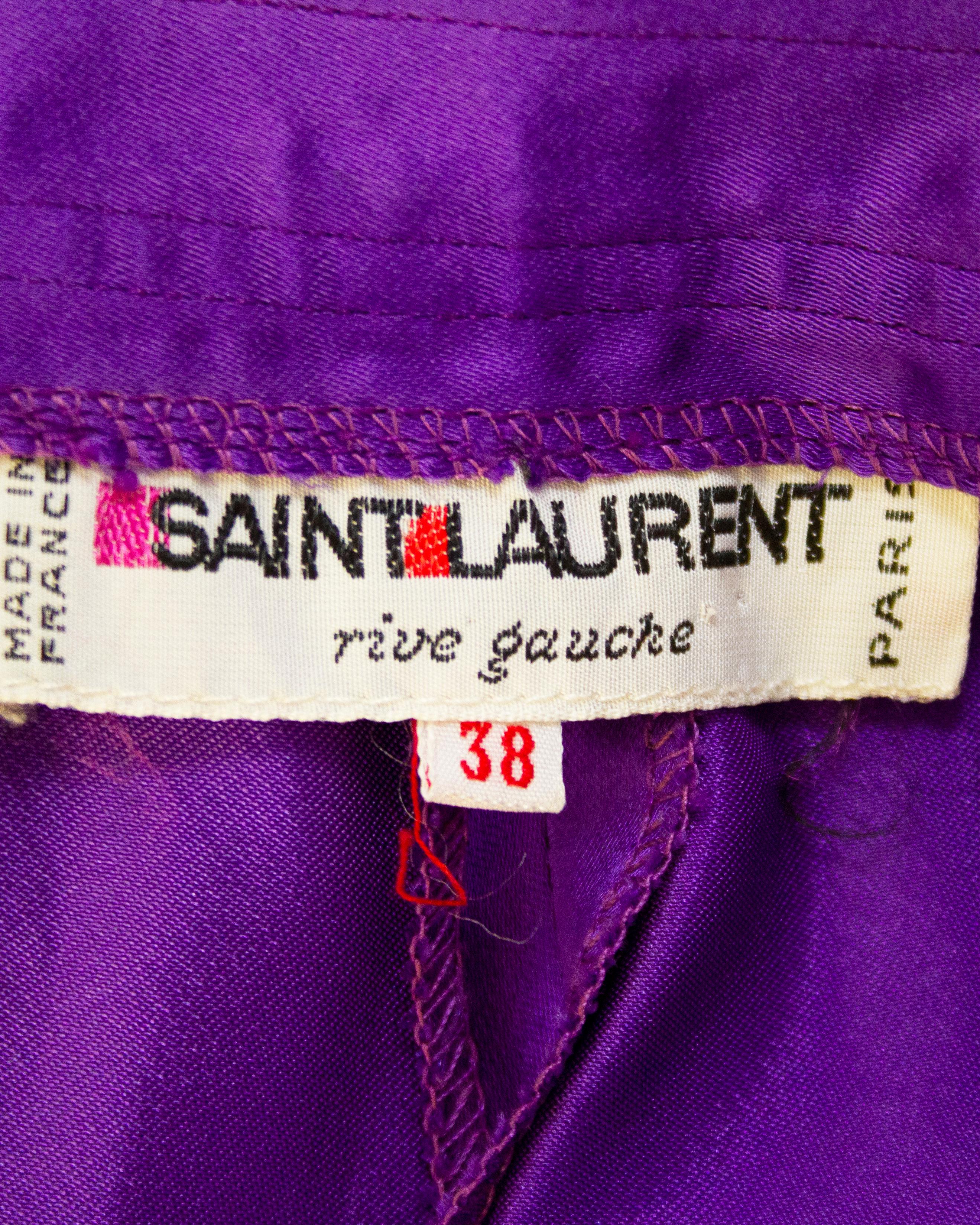 Yves Saint Laurent Rive Gauche - Ensemble plissé et en soie violet, 1978  en vente 4