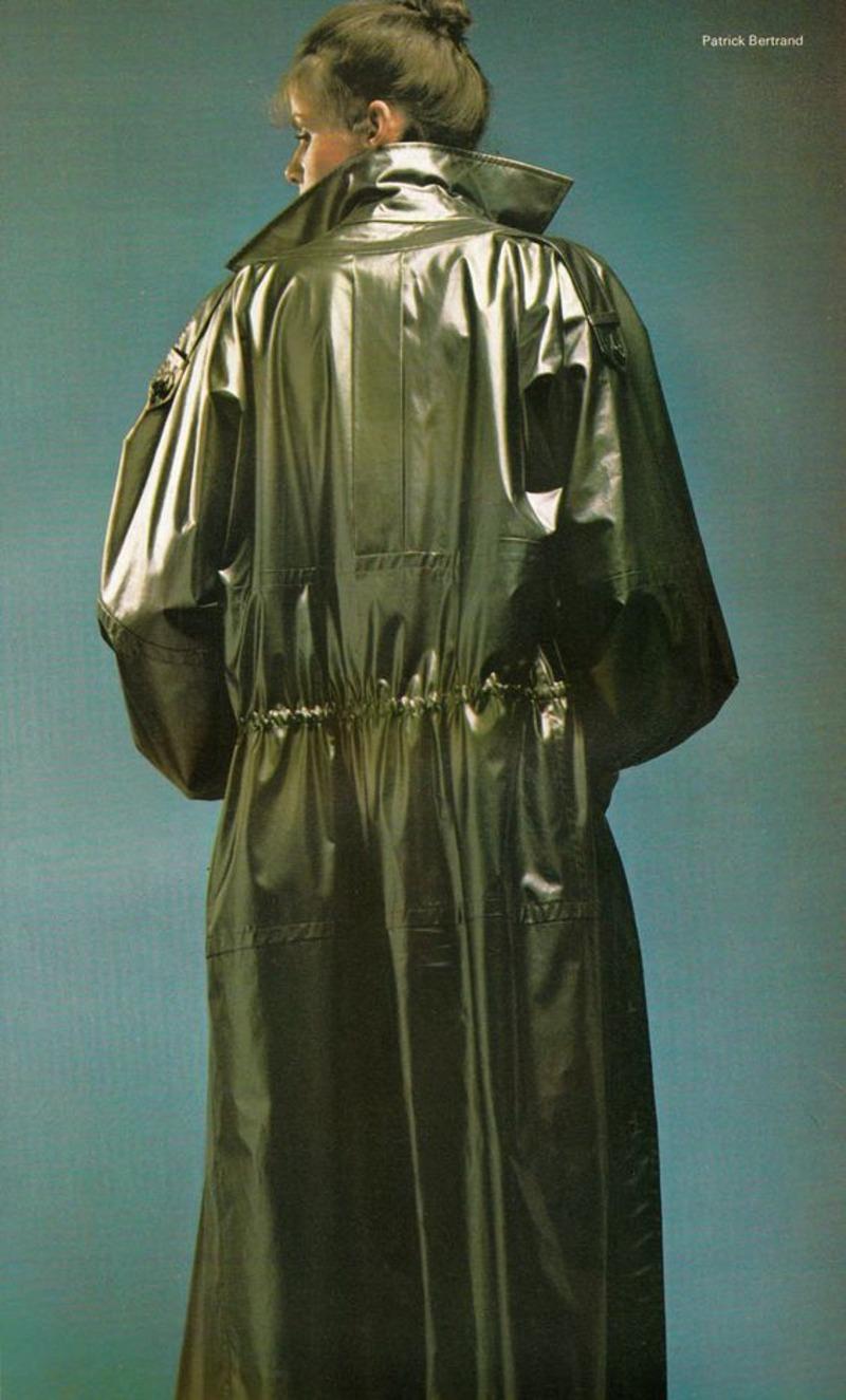 1978 Yves Saint Laurent trench-coat RUNWAY en twill de coton fauve  en vente 6