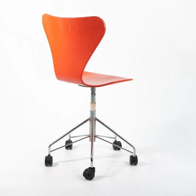 1979 Arne Jacobsen for Fritz Hansen Model 3117 Adjustable Desk Chair In Good Condition For Sale In Philadelphia, PA