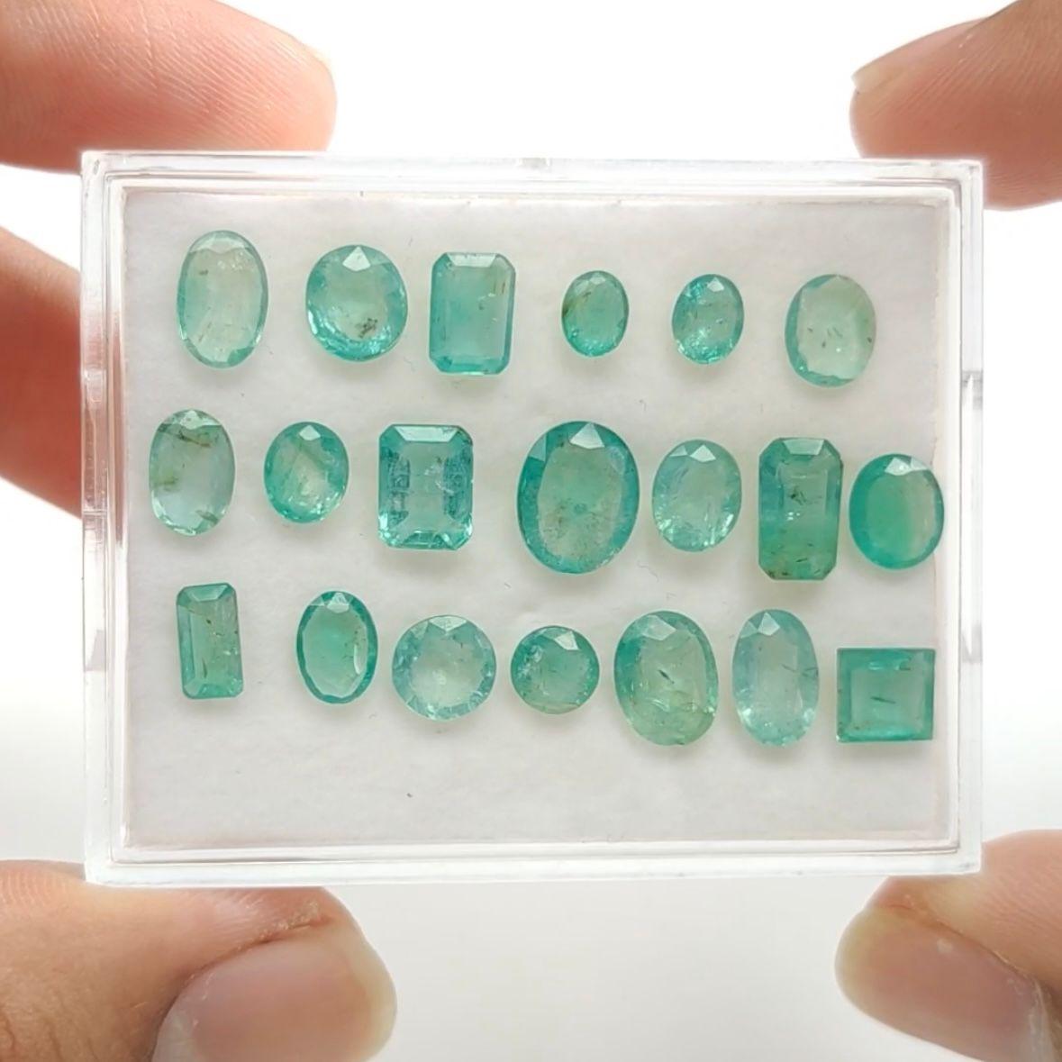 19.79 Karat gemischt geschliffener sambischer Smaragd Lot für Damen oder Herren im Angebot