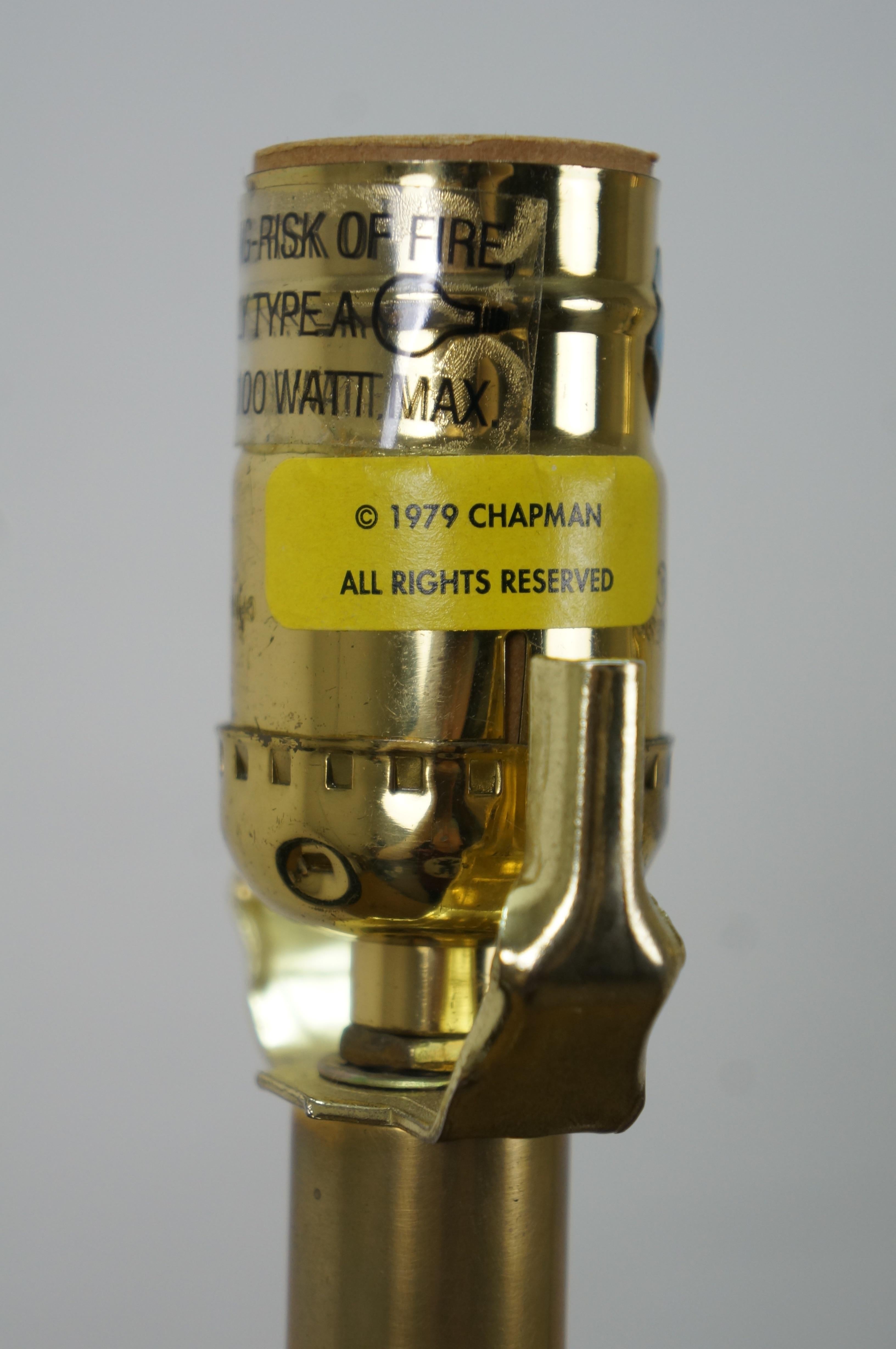 1979 Chapman Latón Mármol Chippendale Argand Lámparas Buffet 36 en venta 1