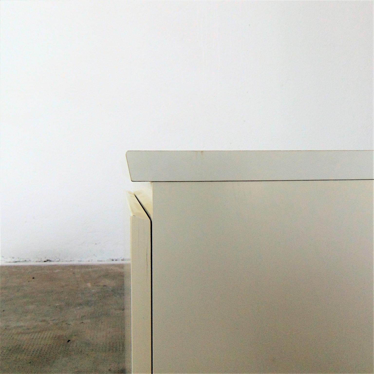 1979 Claudio Salocchi Two Low Cabinets in White Lacquer by Sormani, Italy For Sale 5