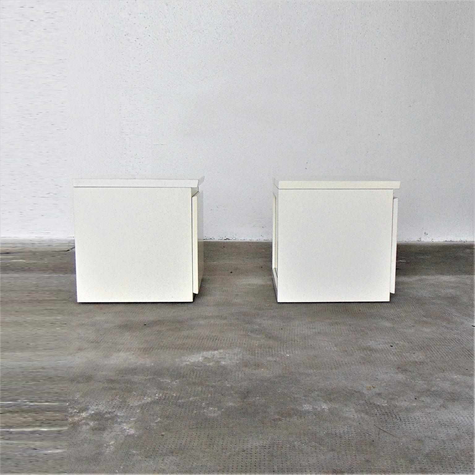 1979 Claudio Salocchi Two Low Cabinets in White Lacquer by Sormani, Italy In Good Condition For Sale In Arosio, IT