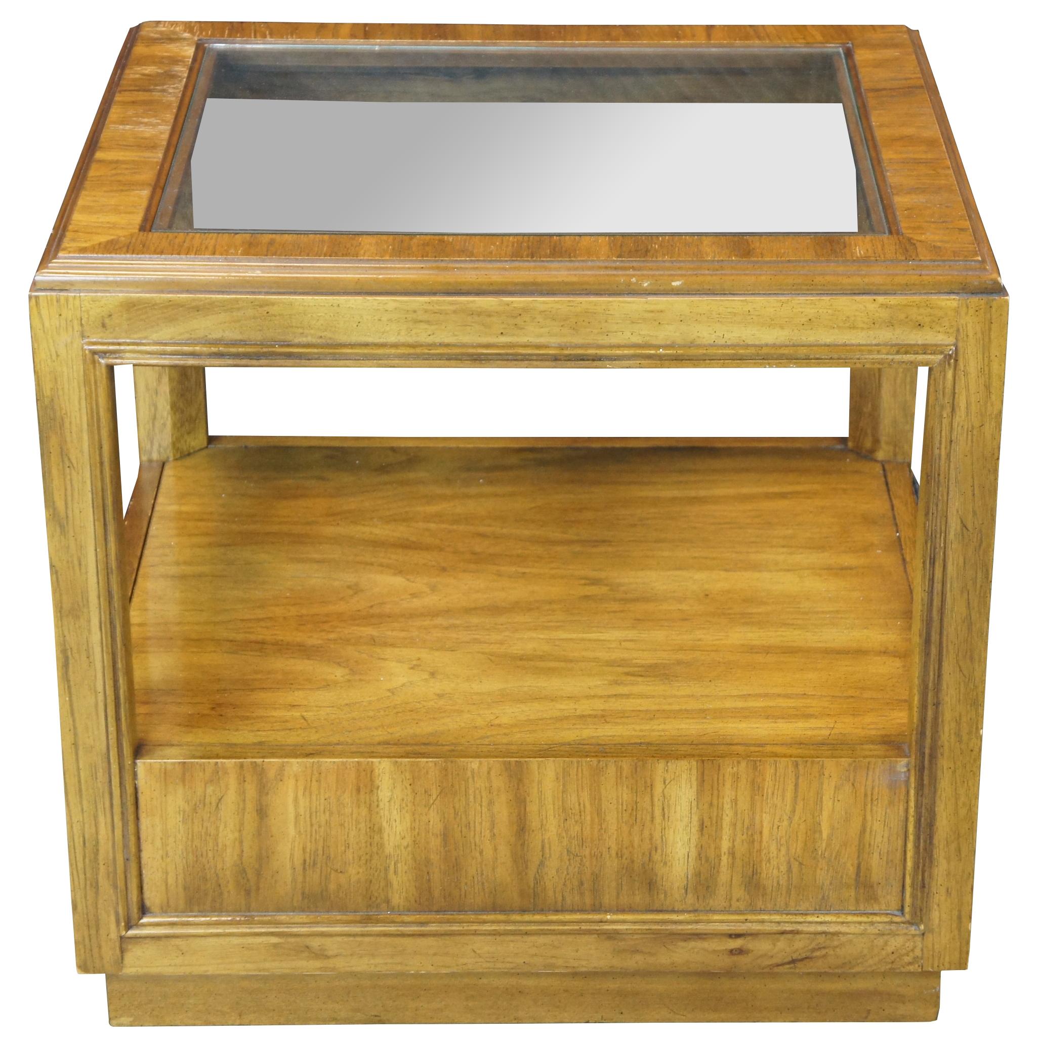 1979 Drexel Heritage Accolade II Walnut Glass 2 Tier Campaign Side Table 984-330 In Good Condition In Dayton, OH