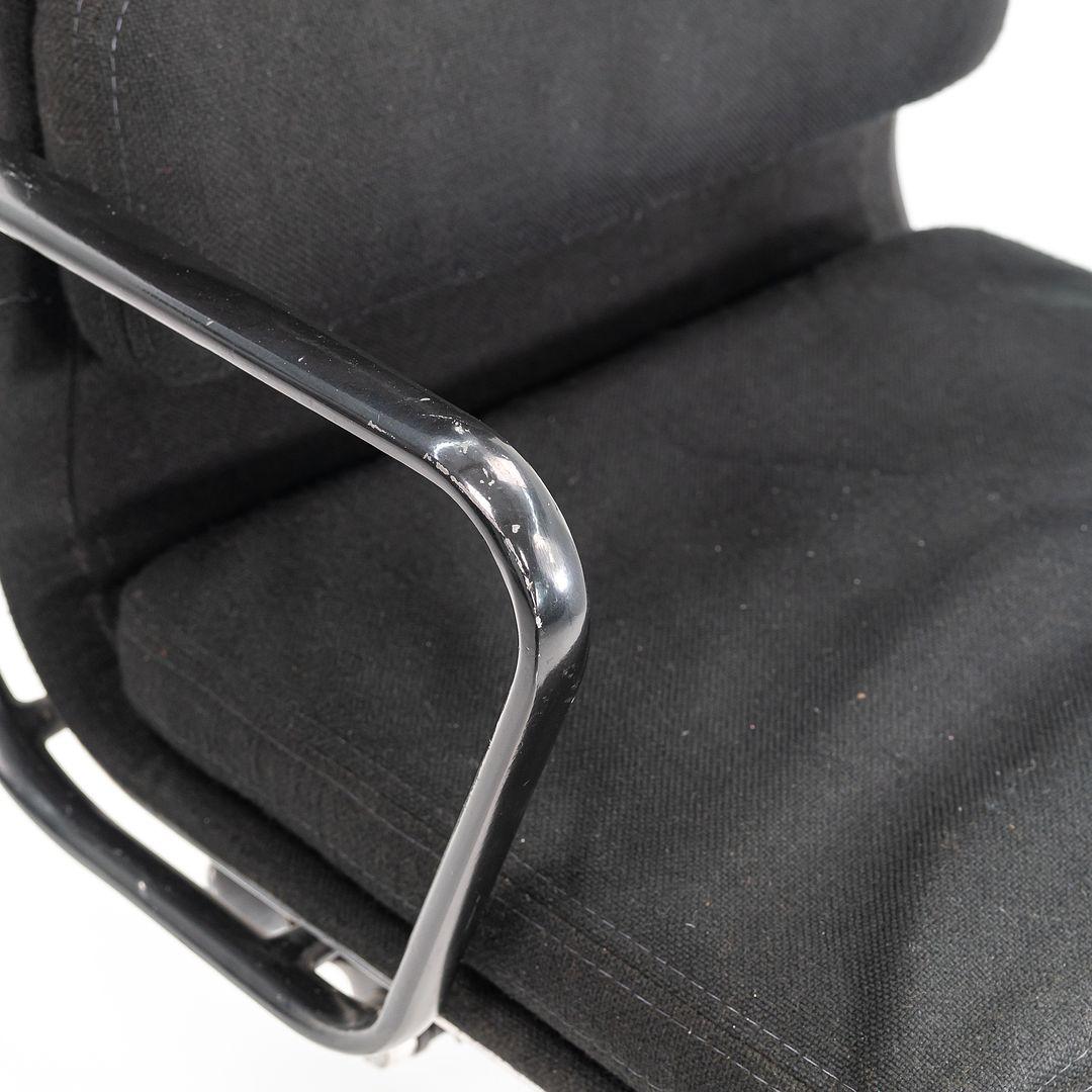 1979 Herman Miller Eames Aluminum Group Soft Pad Executive-Schreibtischstuhl in Stoff im Angebot 3