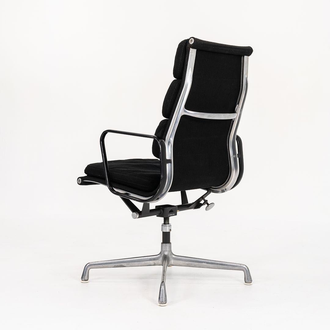 1979 Herman Miller Eames Aluminum Group Soft Pad Executive-Schreibtischstuhl in Stoff (amerikanisch) im Angebot