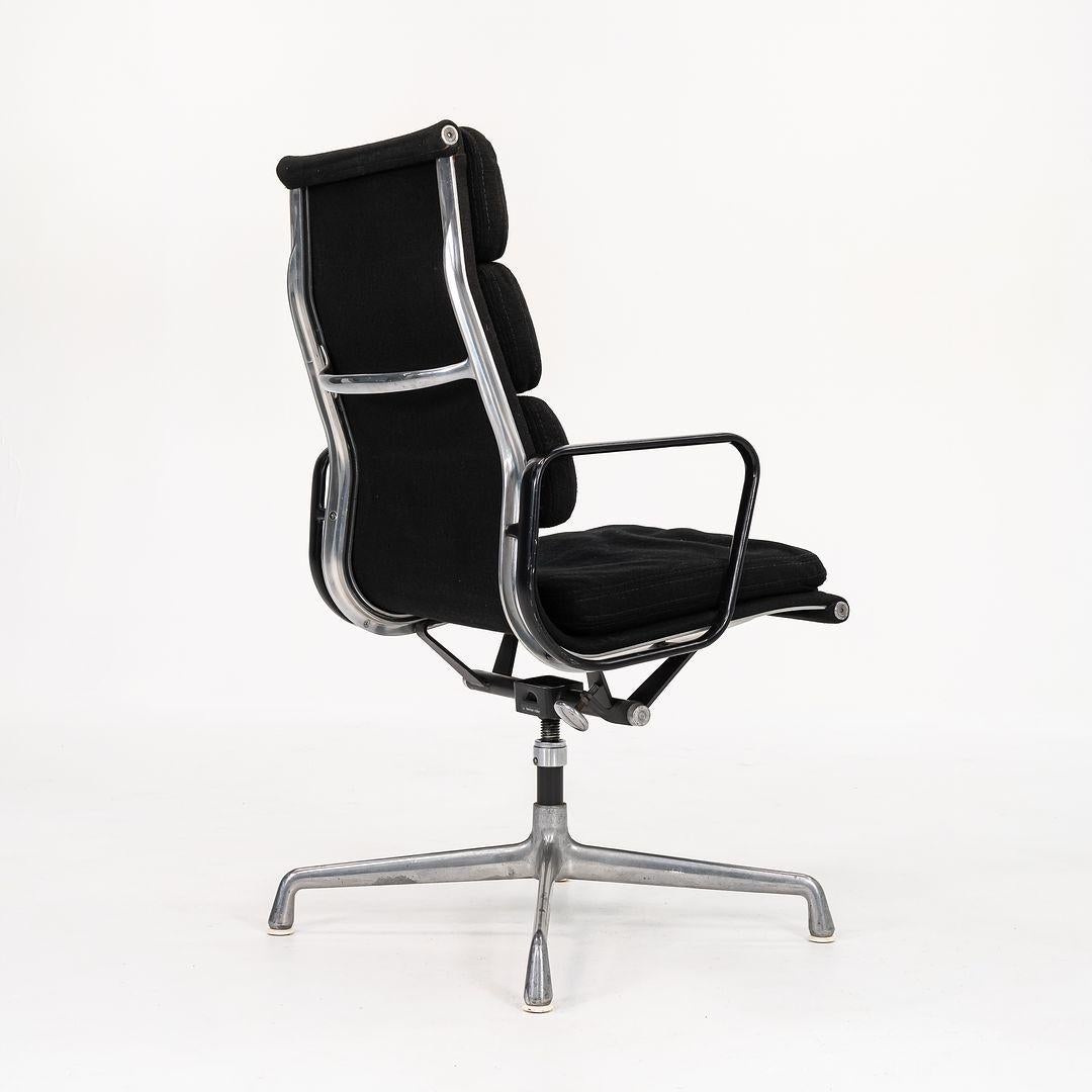 1979 Herman Miller Eames Aluminum Group Soft Pad Executive-Schreibtischstuhl in Stoff (Aluminium) im Angebot