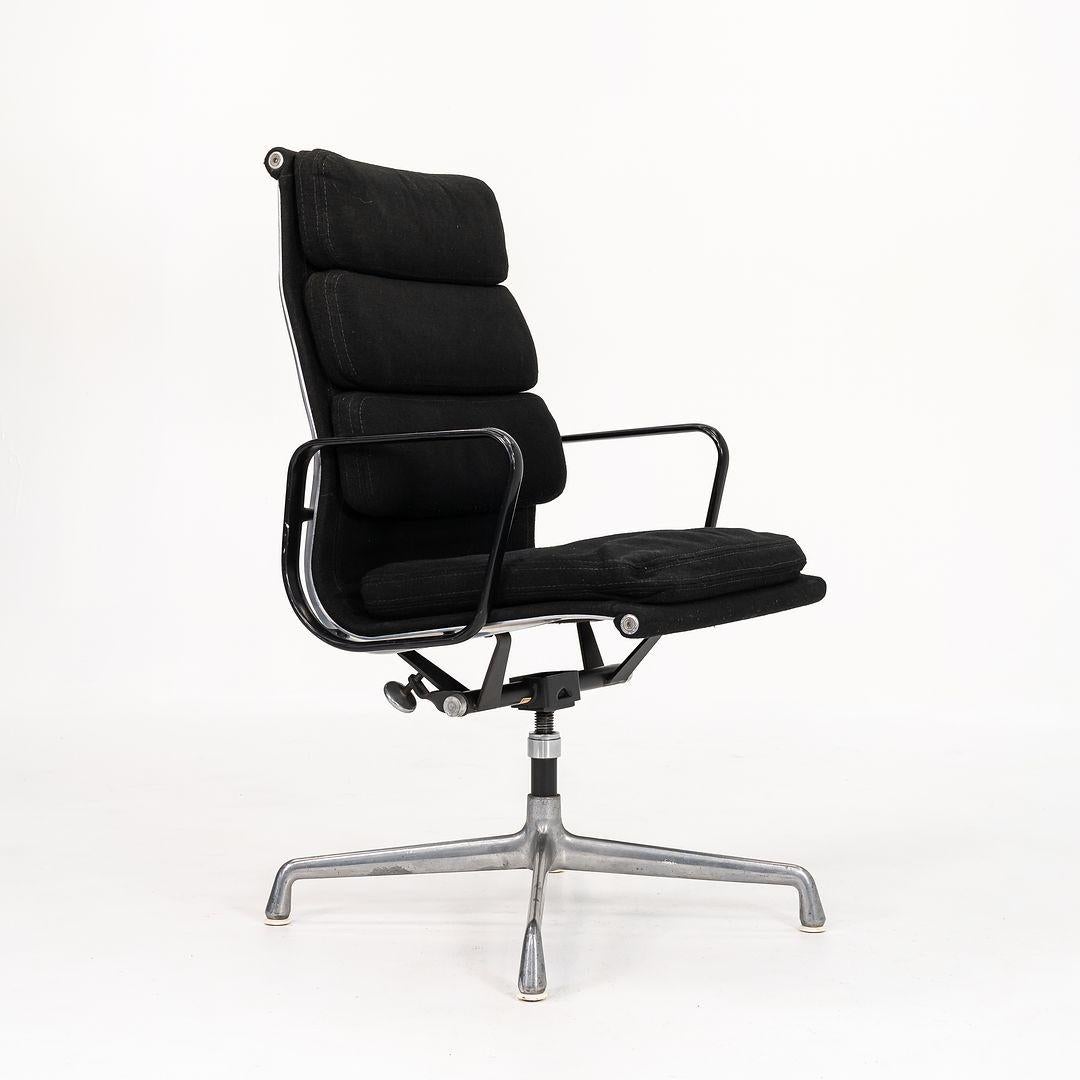 1979 Herman Miller Eames Aluminum Group Soft Pad Executive-Schreibtischstuhl in Stoff im Angebot 2