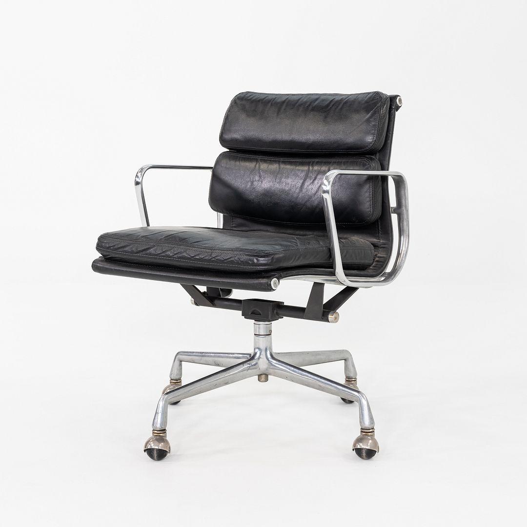 1979 Herman Miller Eames Soft Pad Management-Schreibtischstuhl aus schwarzem Leder (Moderne) im Angebot