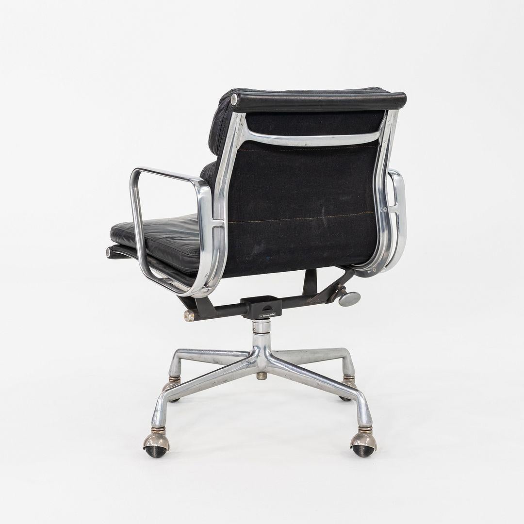 1979 Herman Miller Eames Soft Pad Management-Schreibtischstuhl aus schwarzem Leder im Zustand „Gut“ im Angebot in Philadelphia, PA