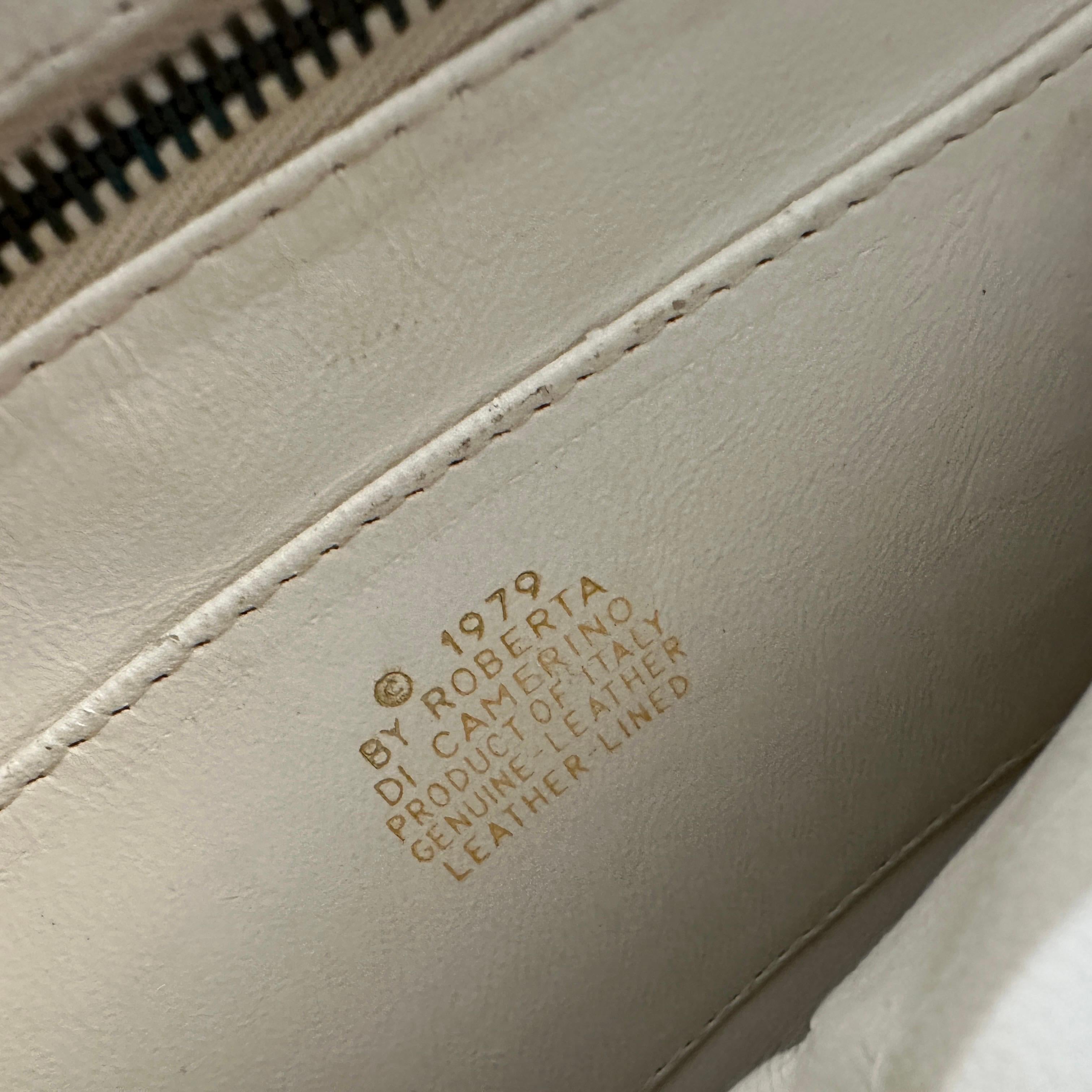 1979 Iconic White Leather and Velvet Shoulder Bag By Roberta di Camerino For Sale 5