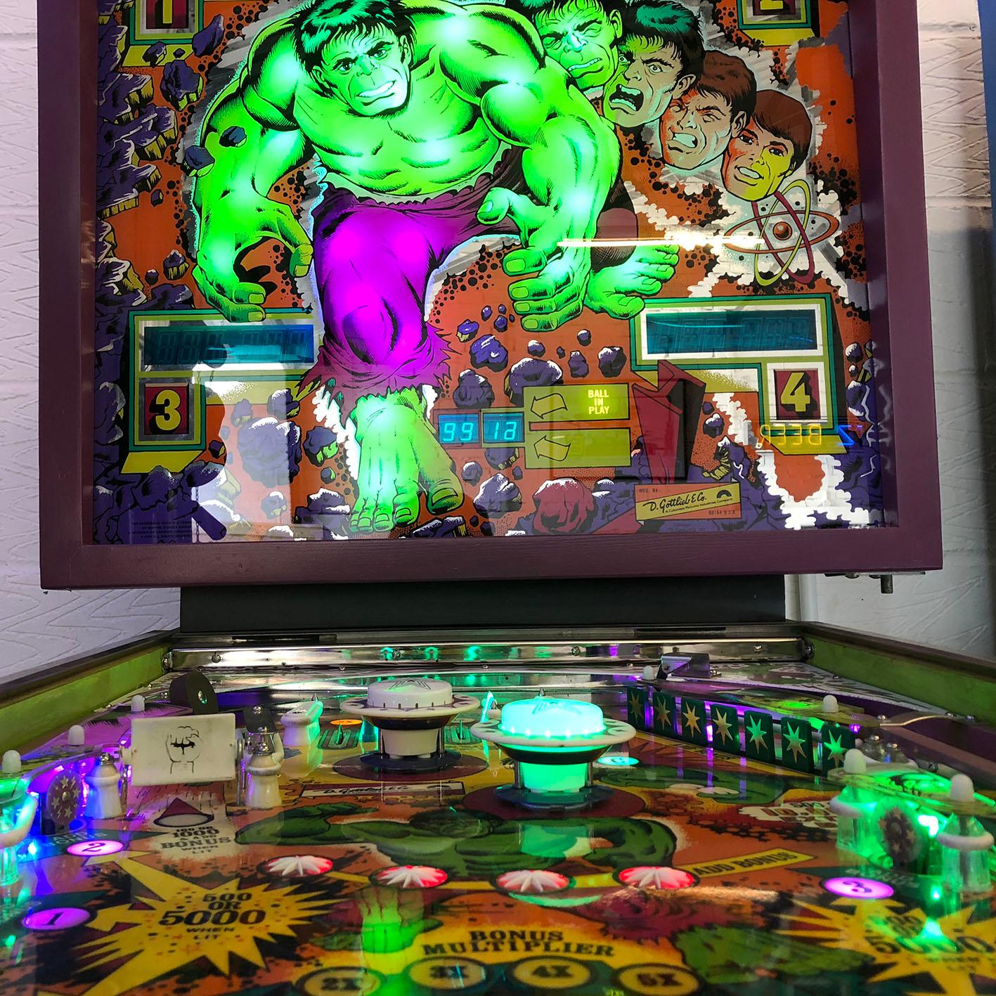 Metal 1979 Incredible Hulk' Pinball Machine For Sale