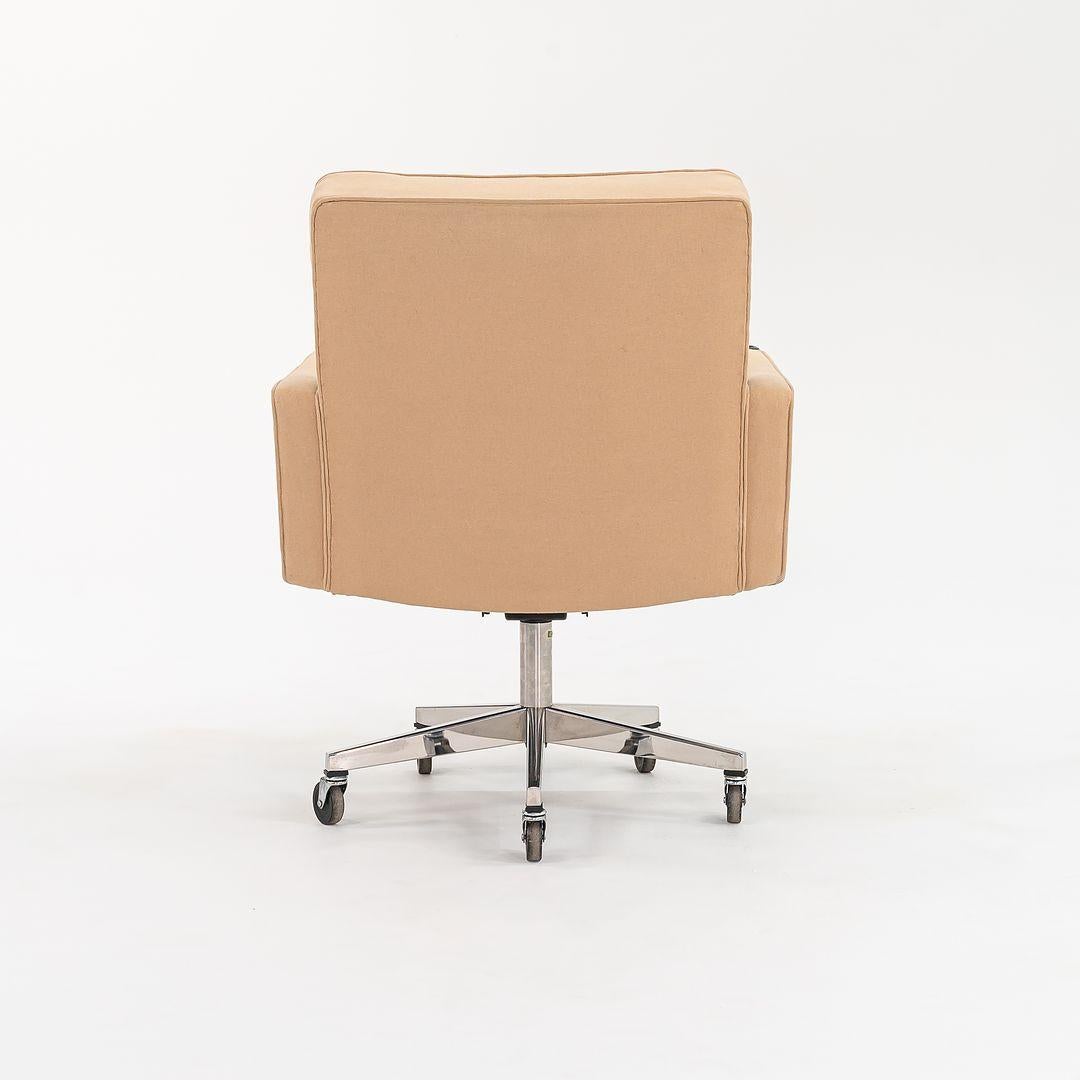 1979 Knoll Cafiero Executive Desk Chair in Tan Fabric on Casters w/ Tablet For Sale 2