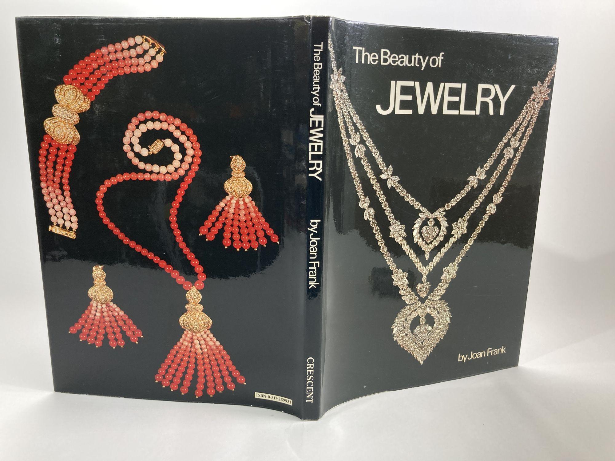 British 1979 The Beauty of Jewelry, Book by Joan Frank For Sale