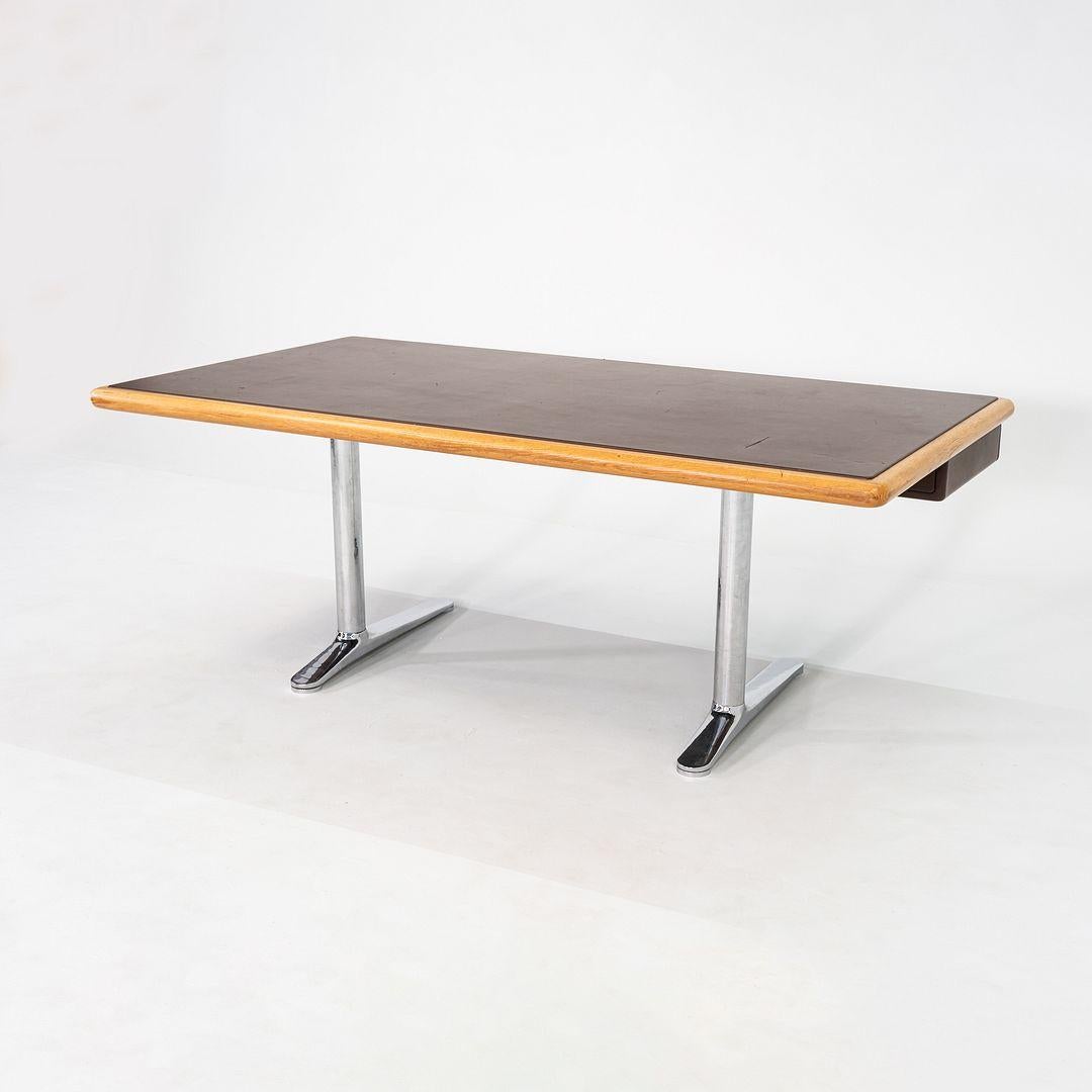 Americano 1979 Warren Platner for Knoll Executive Desk in Leather, Oak, and Chromed Steel in vendita