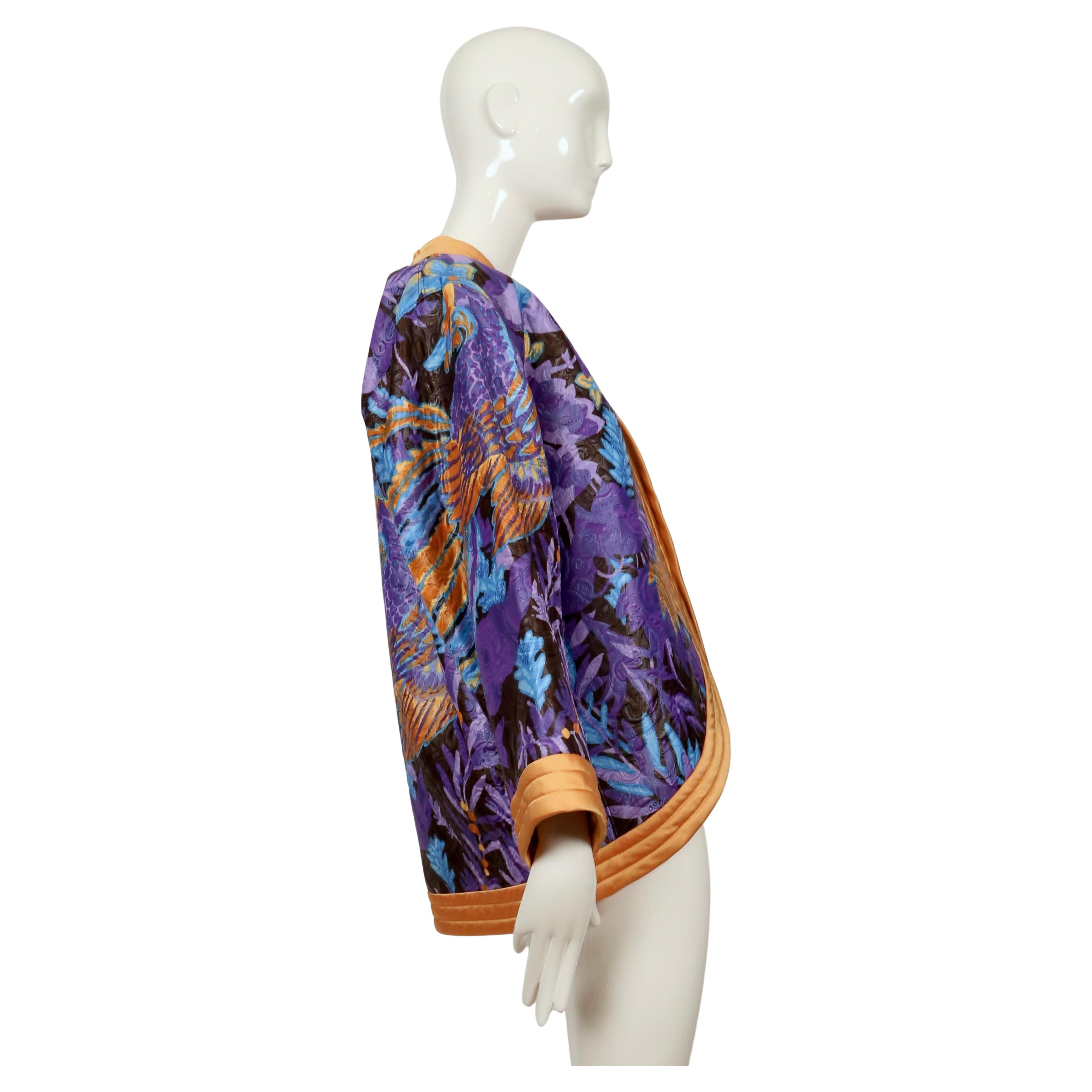 Veste kimono en satin noir avec broderie asiatique YVES SAINT LAURENT, 1979 en vente 1