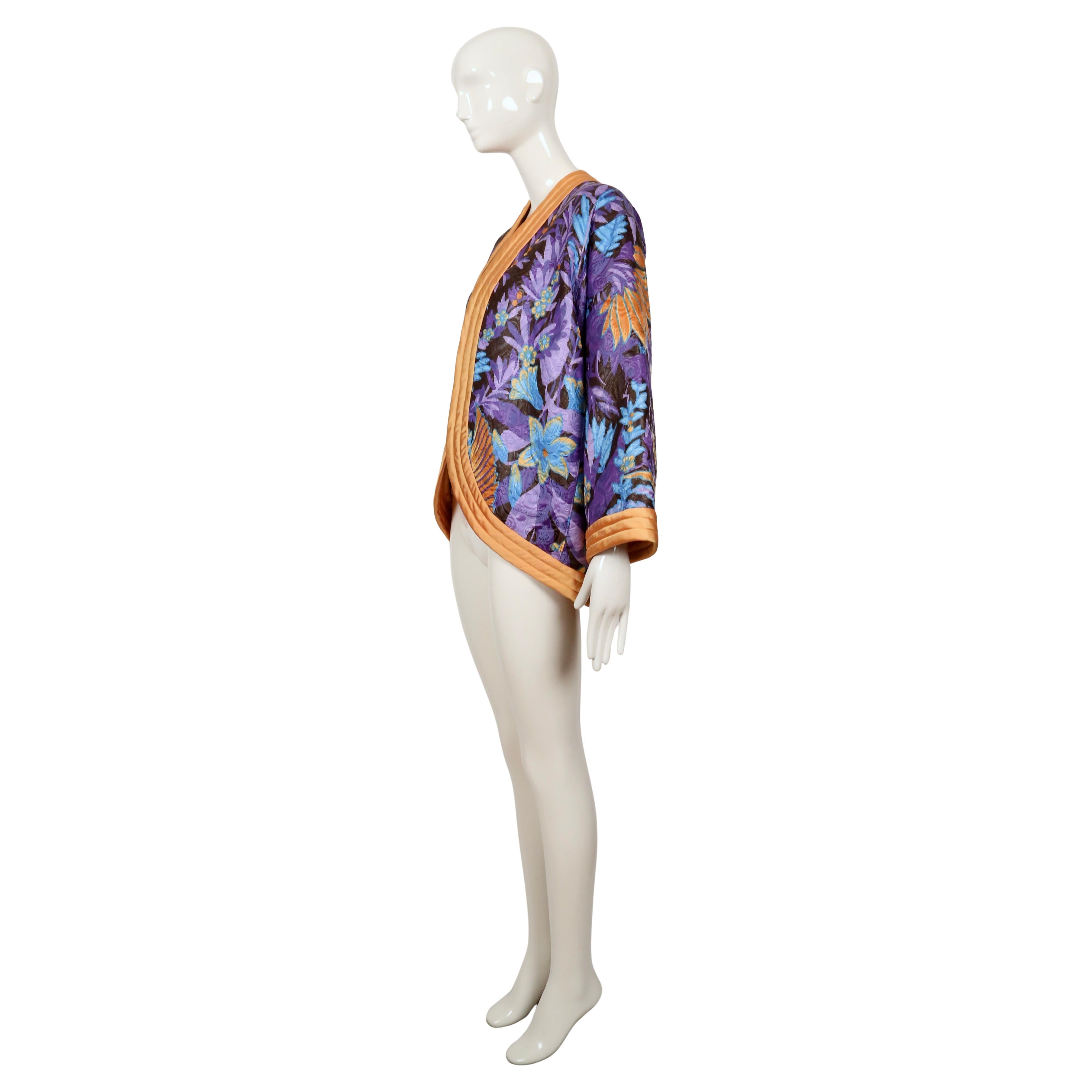 Veste kimono en satin noir avec broderie asiatique YVES SAINT LAURENT, 1979 en vente 2