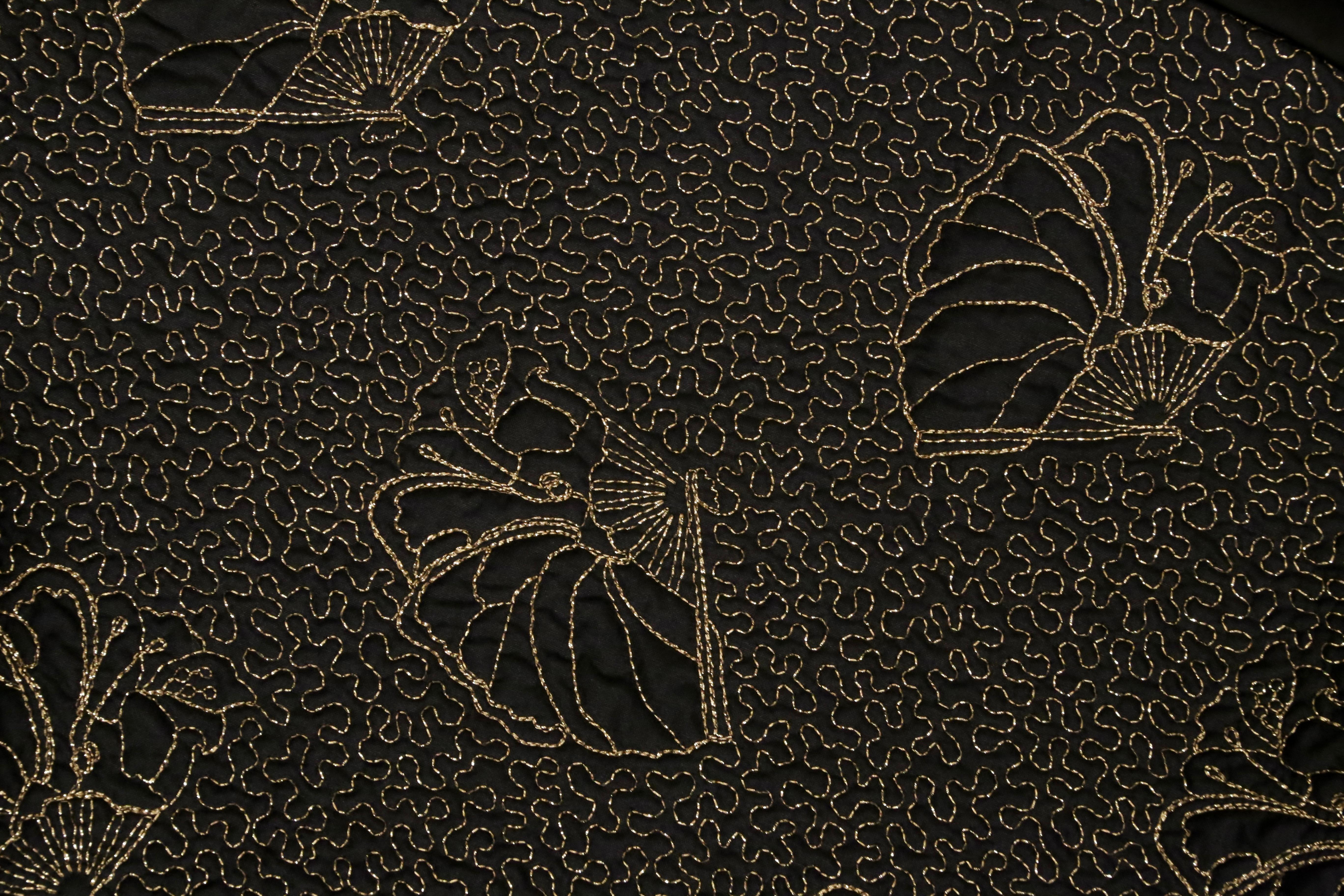 1979 YVES SAINT LAURENT black satin kimono jacket with gold seashell embroidery For Sale 10