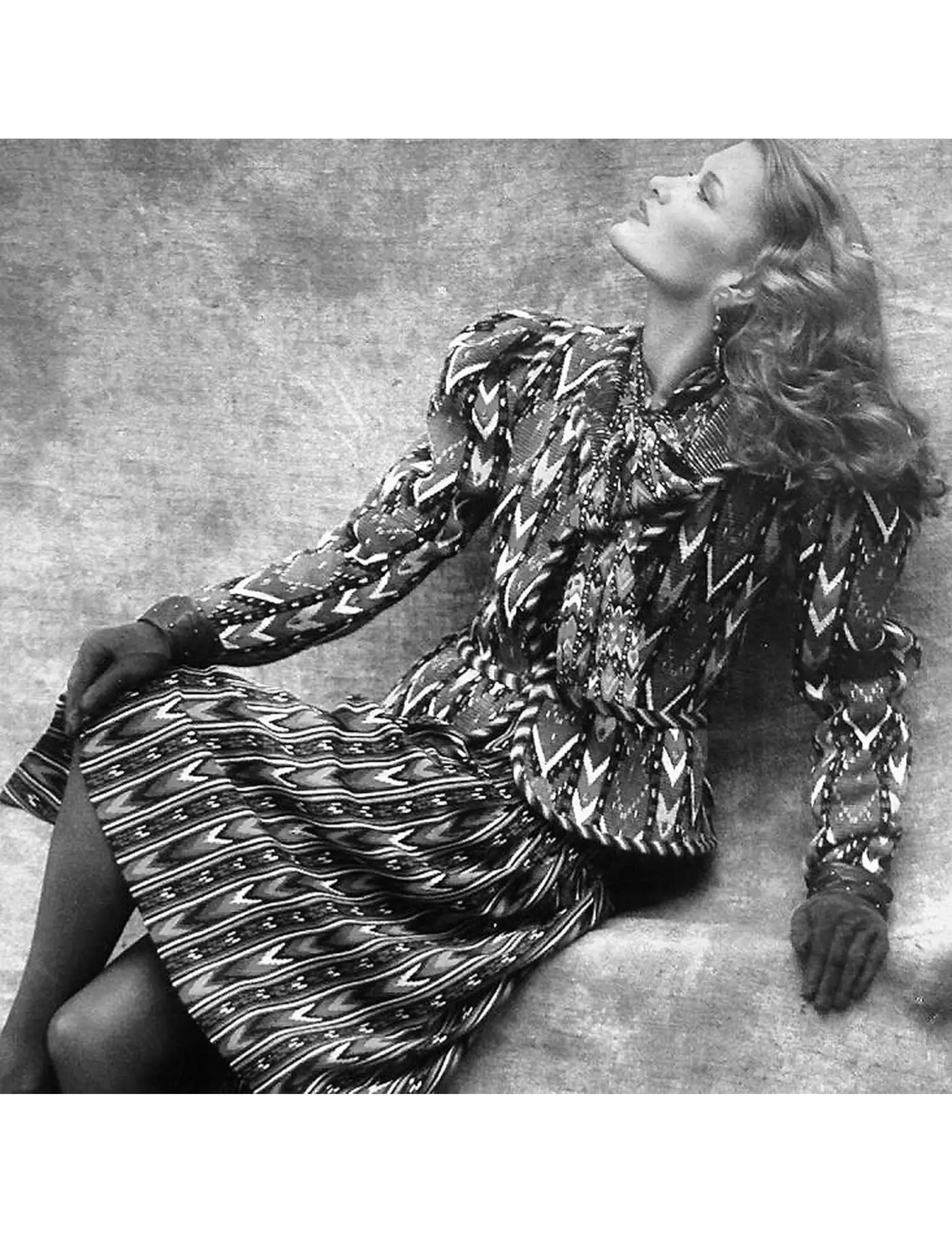 1980 Yves Saint Laurent, maglione luminoso Ikat RUNWAY, cappotto in vendita 8
