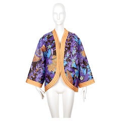 1979 Yves Saint Laurent, giacca kimono in raso con motivo jacquard asiatico.