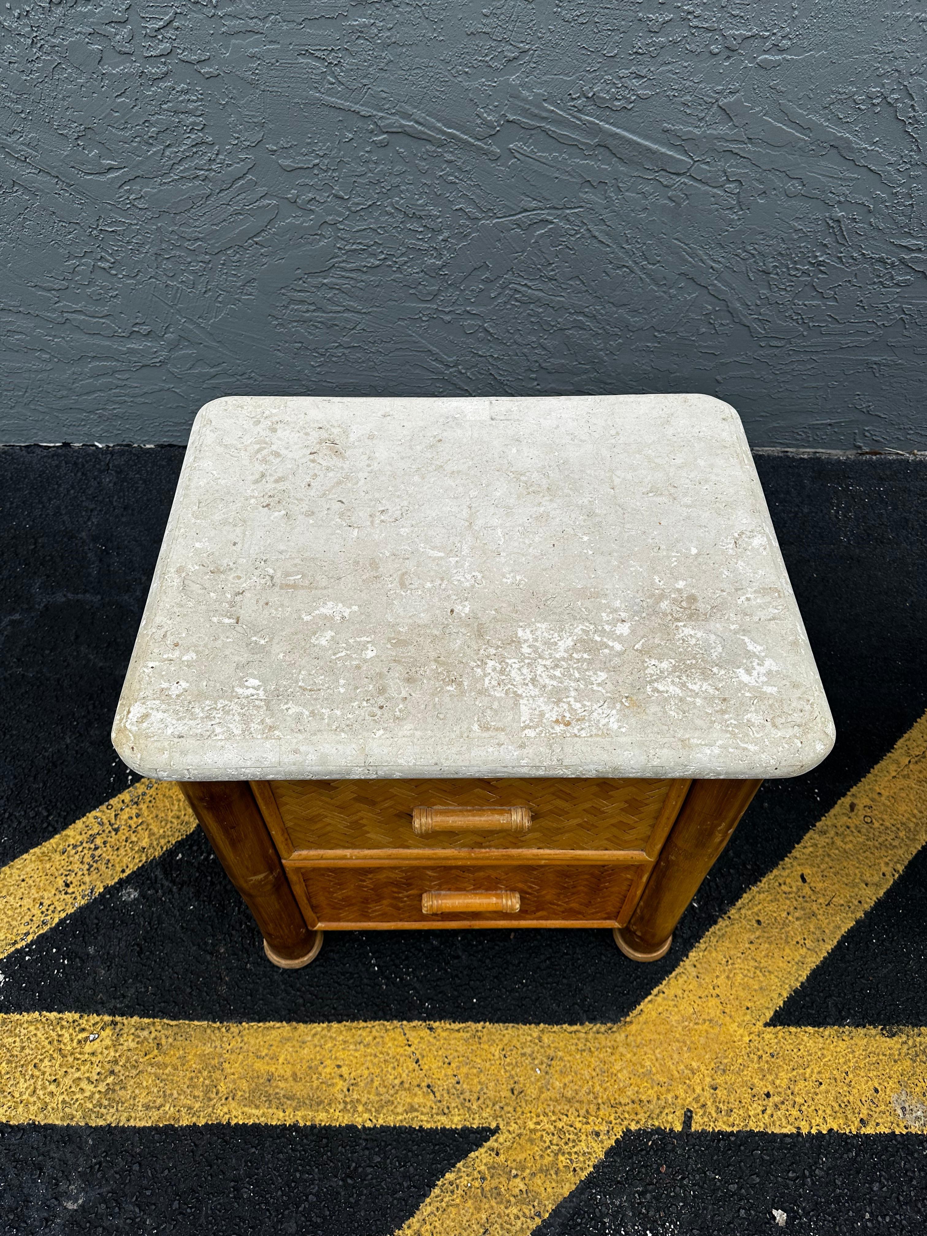 Comodini in rattan intrecciato in bambù del 1979 in vendita 5