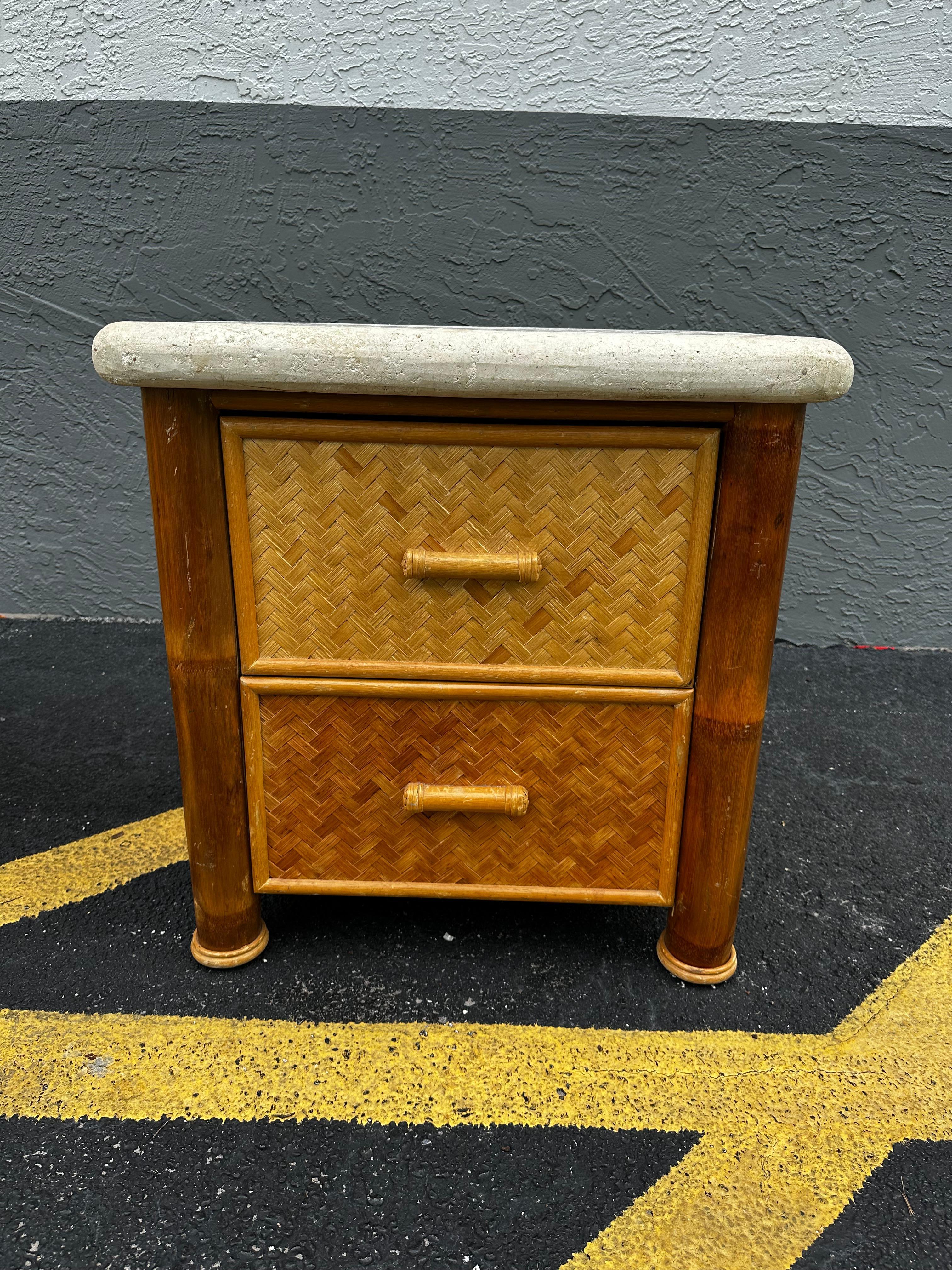 Comodini in rattan intrecciato in bambù del 1979 in vendita 2