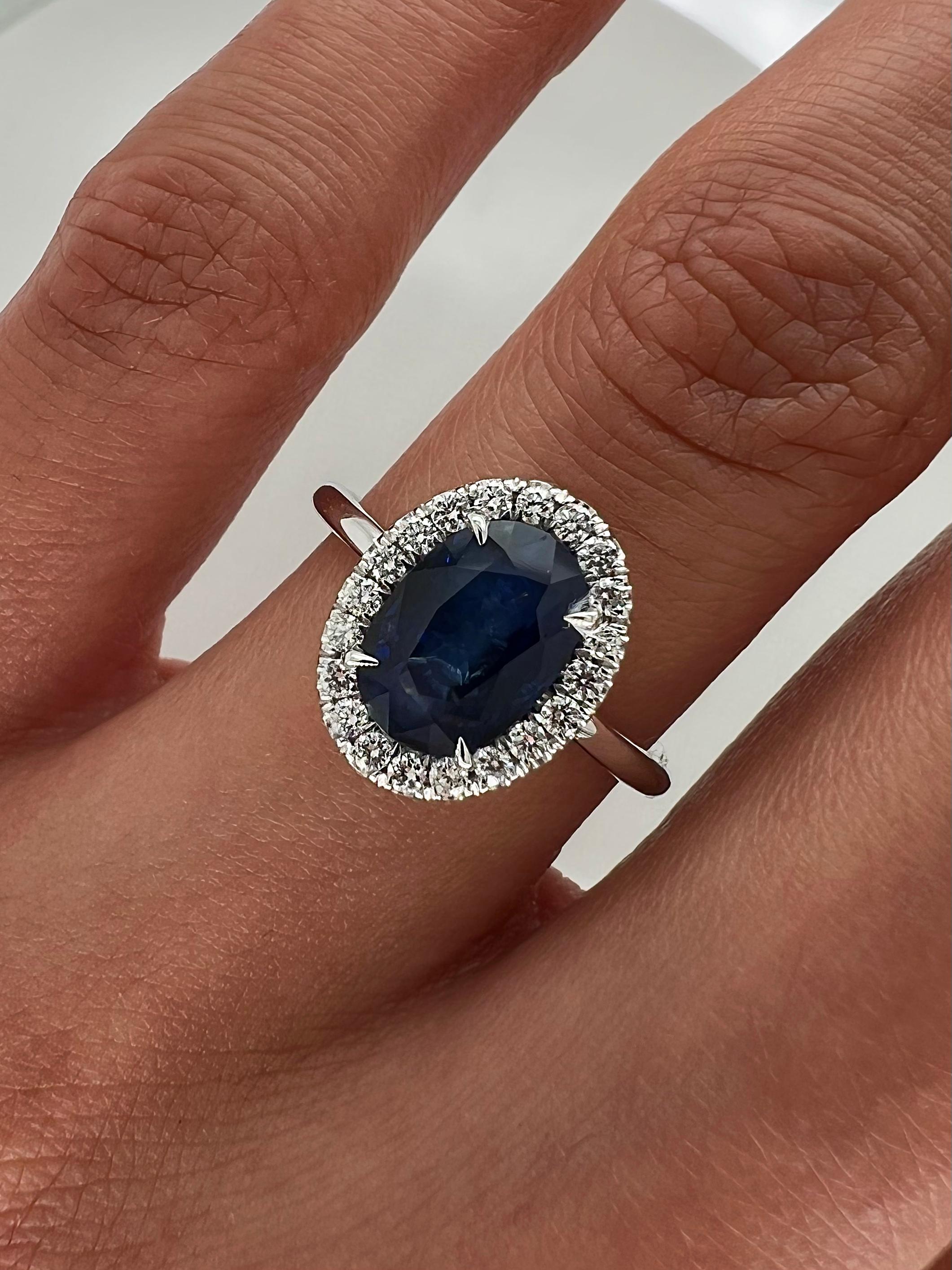 2.29 Total Carat Sapphire Diamond Ladies Ring In New Condition For Sale In New York, NY